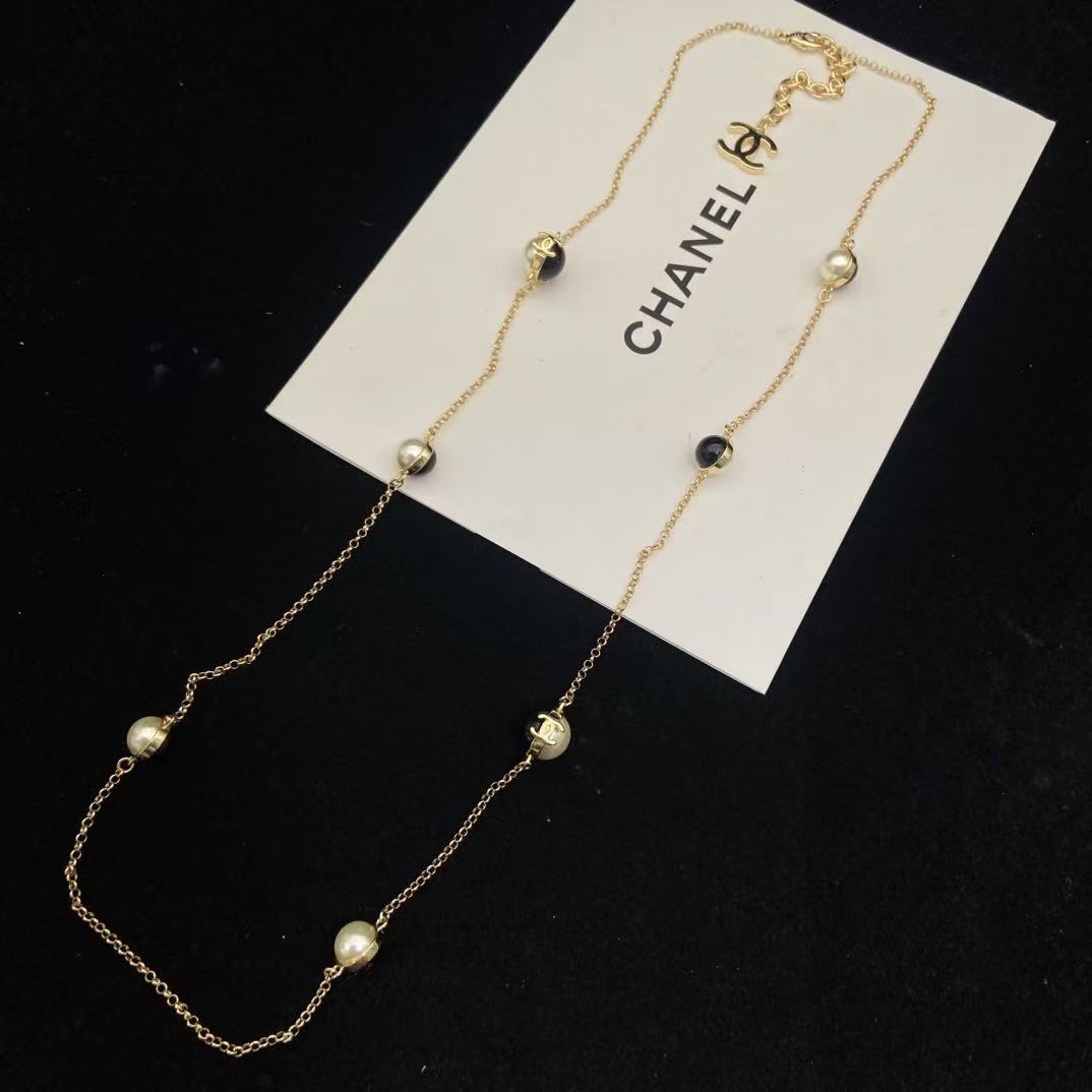 CHANE1 ダブルC ブラック＆ホワイトパールセーターネックレス【50％割引+送料無料】