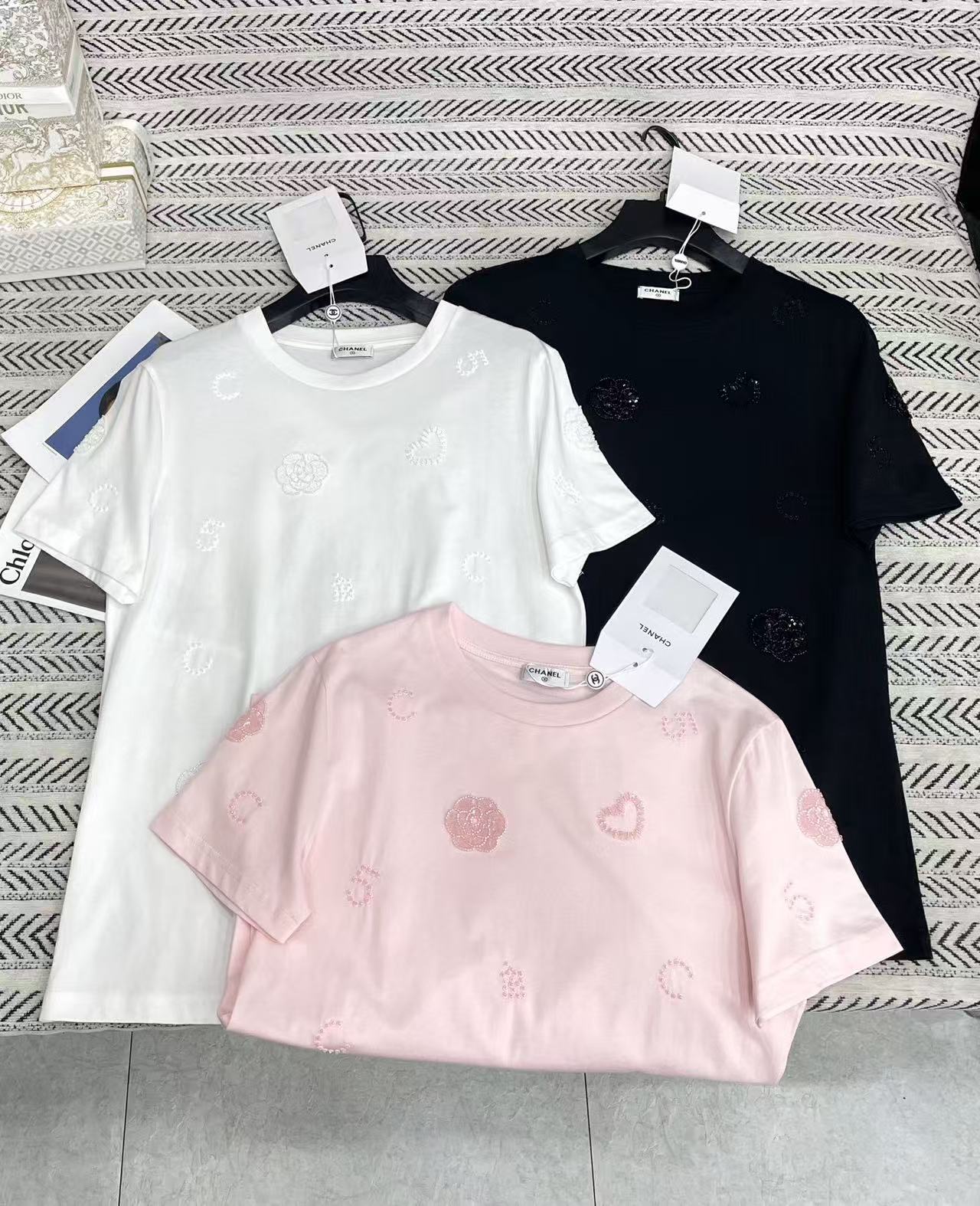 CHANE1 ビーズ付きカメリアTシャツ【50％割引+送料無料】