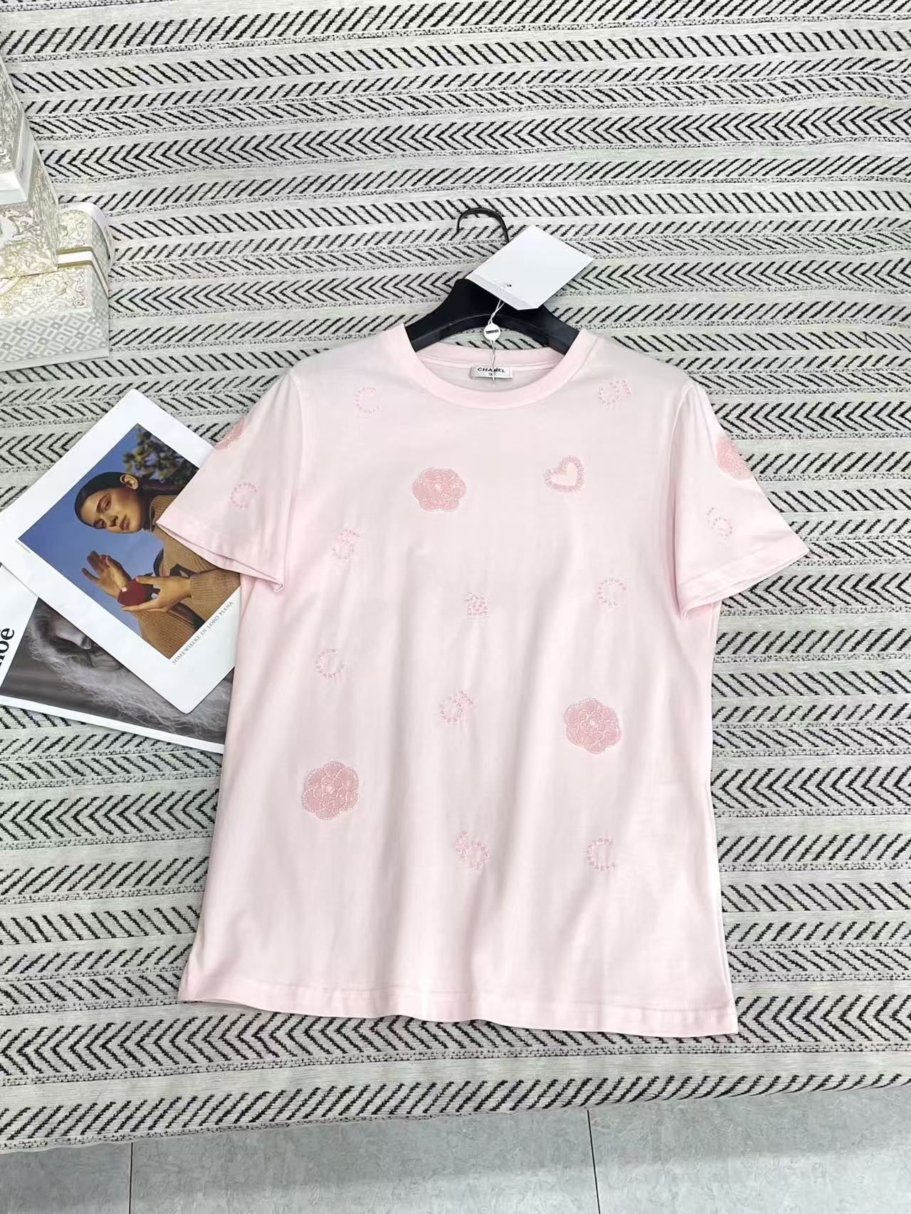 CHANE1 ビーズ付きカメリアTシャツ【50％割引+送料無料】