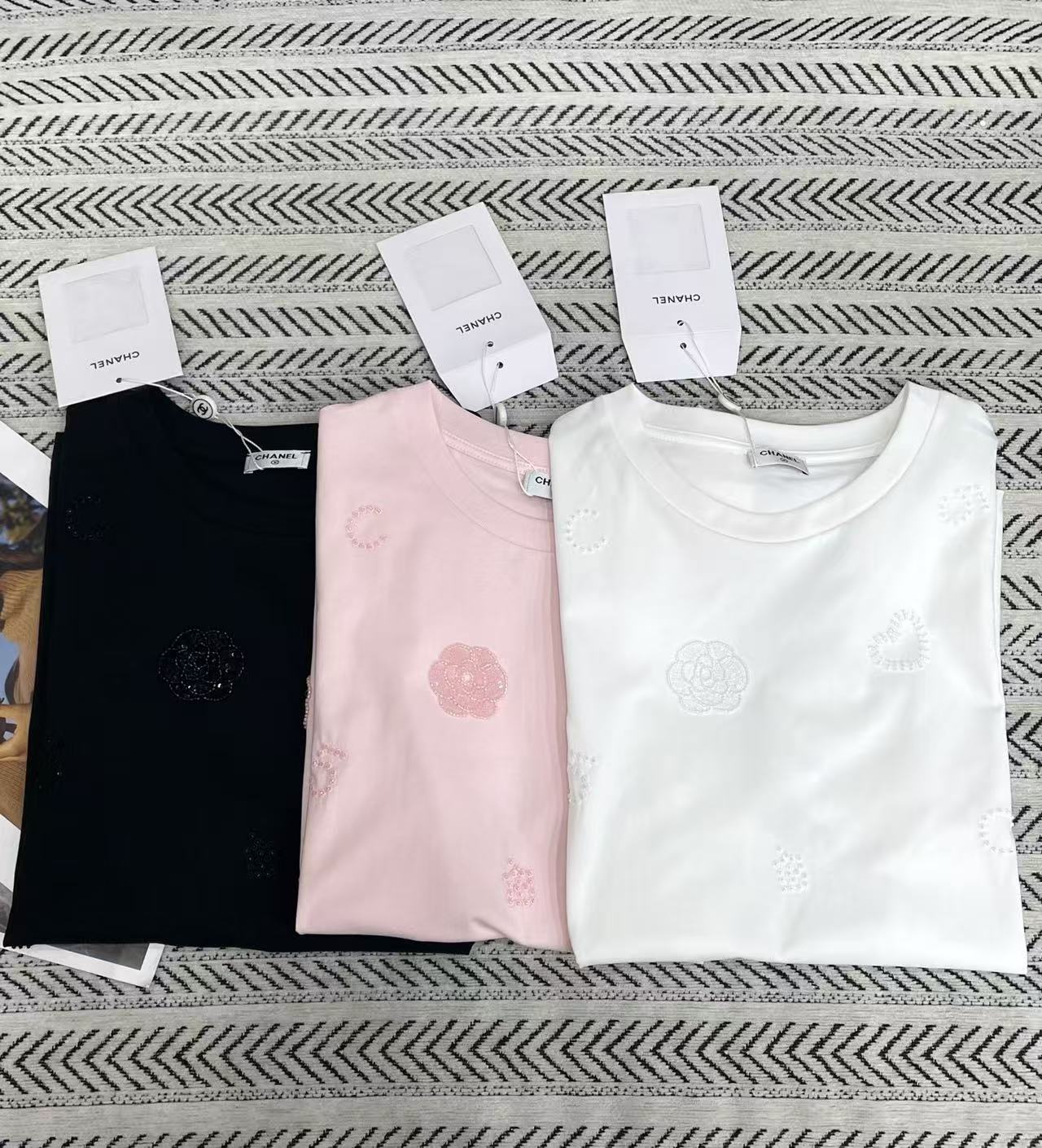 CHANE1 ビーズ付きカメリアTシャツ【50％割引+送料無料】