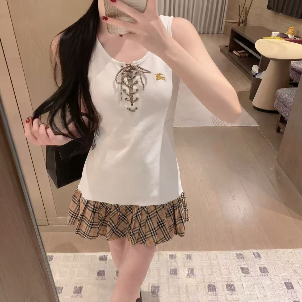 BUR8ERRレースアップ ノースリーブワンピース【50％割引+送料無料】