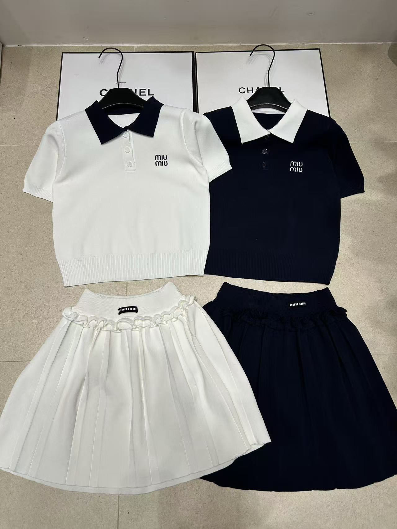 M1UM1U ウールトップス＆スカート 2点セット【50％割引+送料無料】