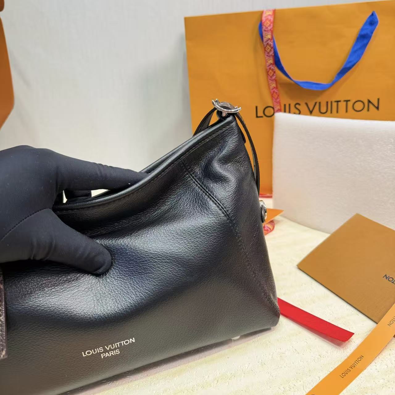 LV Pallas牛革トートバッグ【50％割引+送料無料】