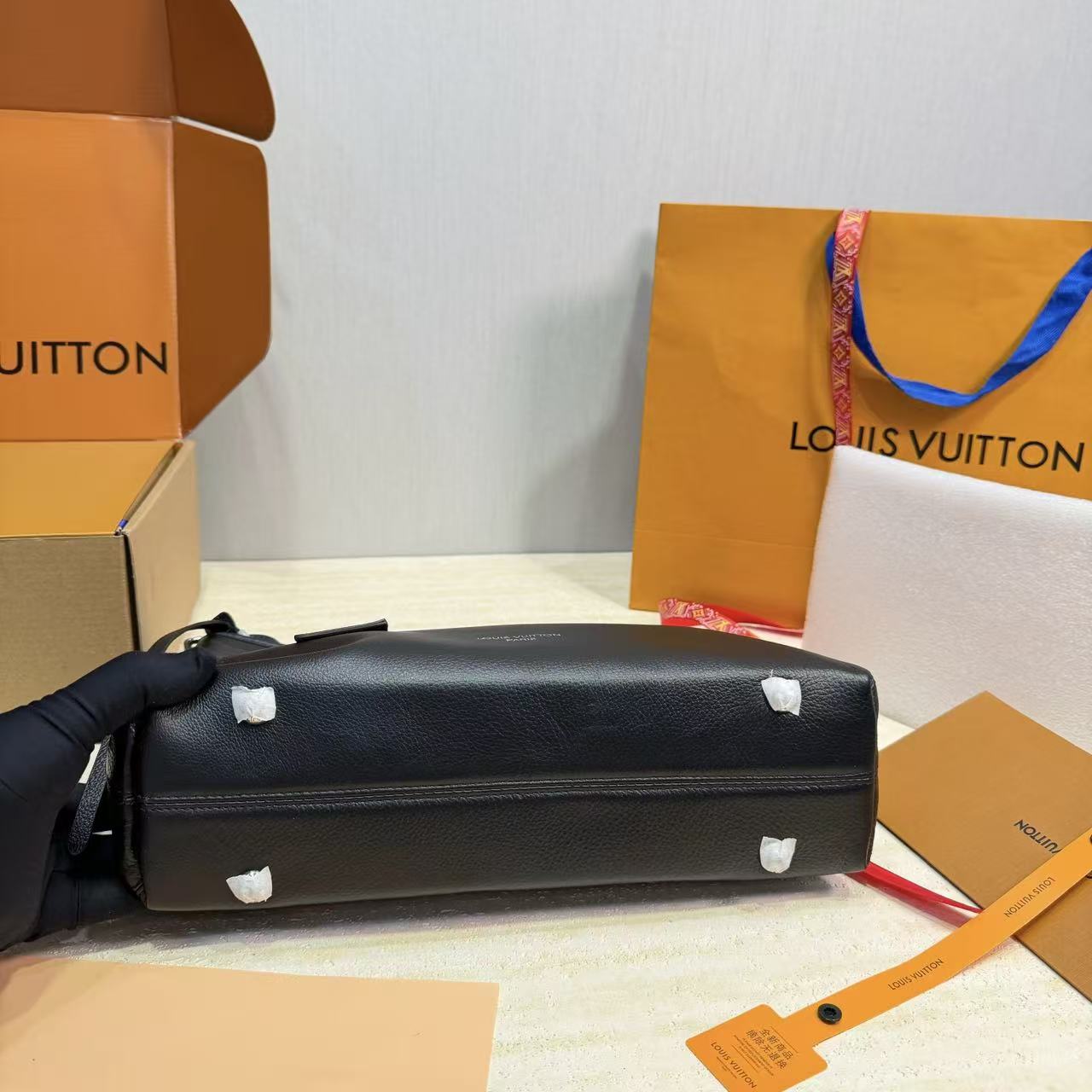 LV Pallas牛革トートバッグ【50％割引+送料無料】