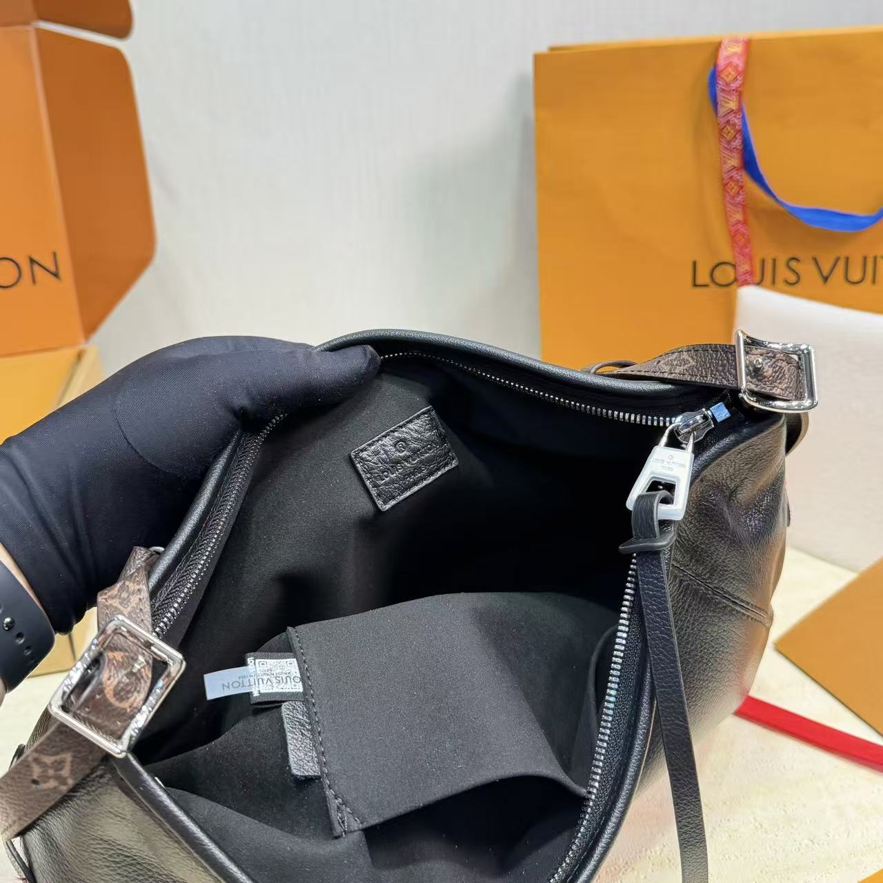 LV Pallas牛革トートバッグ【50％割引+送料無料】