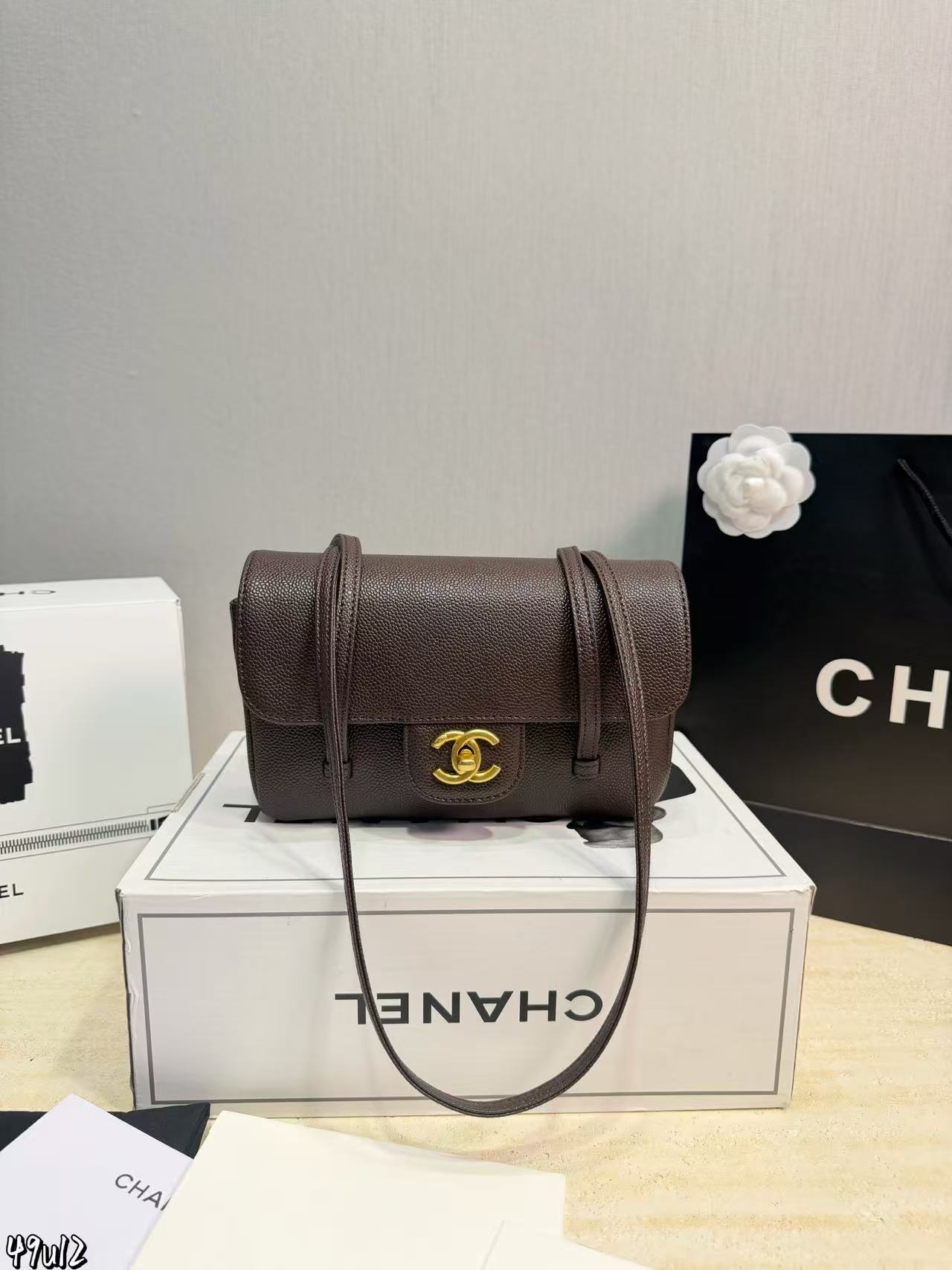 CHANE1 ダブルC レザーショルダーバッグ【50％割引+送料無料】