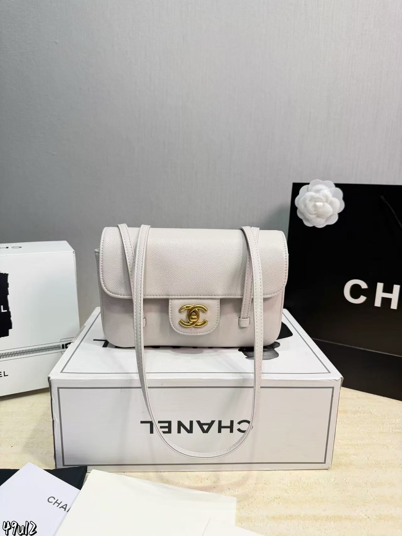 CHANE1 ダブルC レザーショルダーバッグ【50％割引+送料無料】