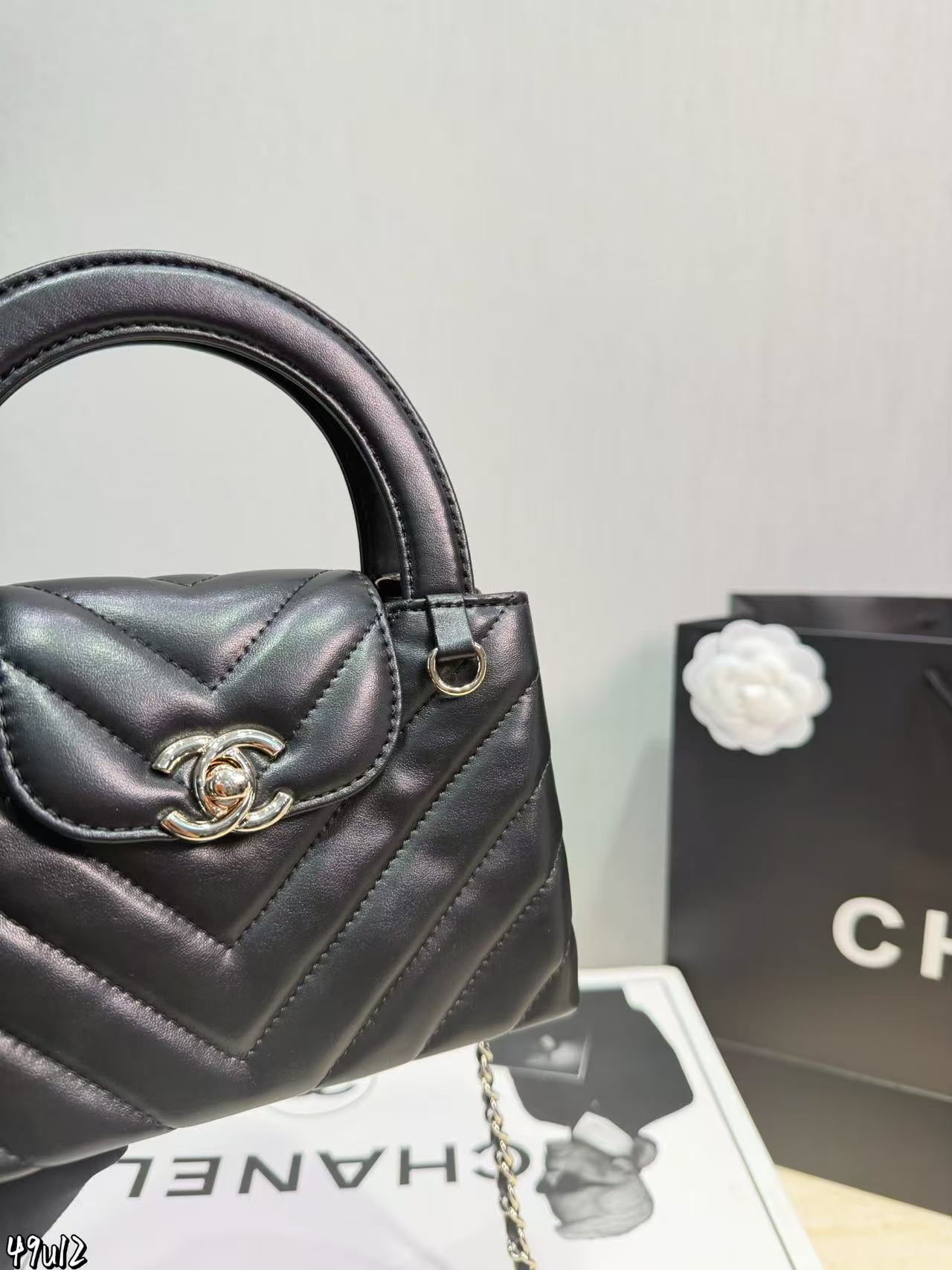 CHANE1 チェーンハンドバッグ【50％割引+送料無料】