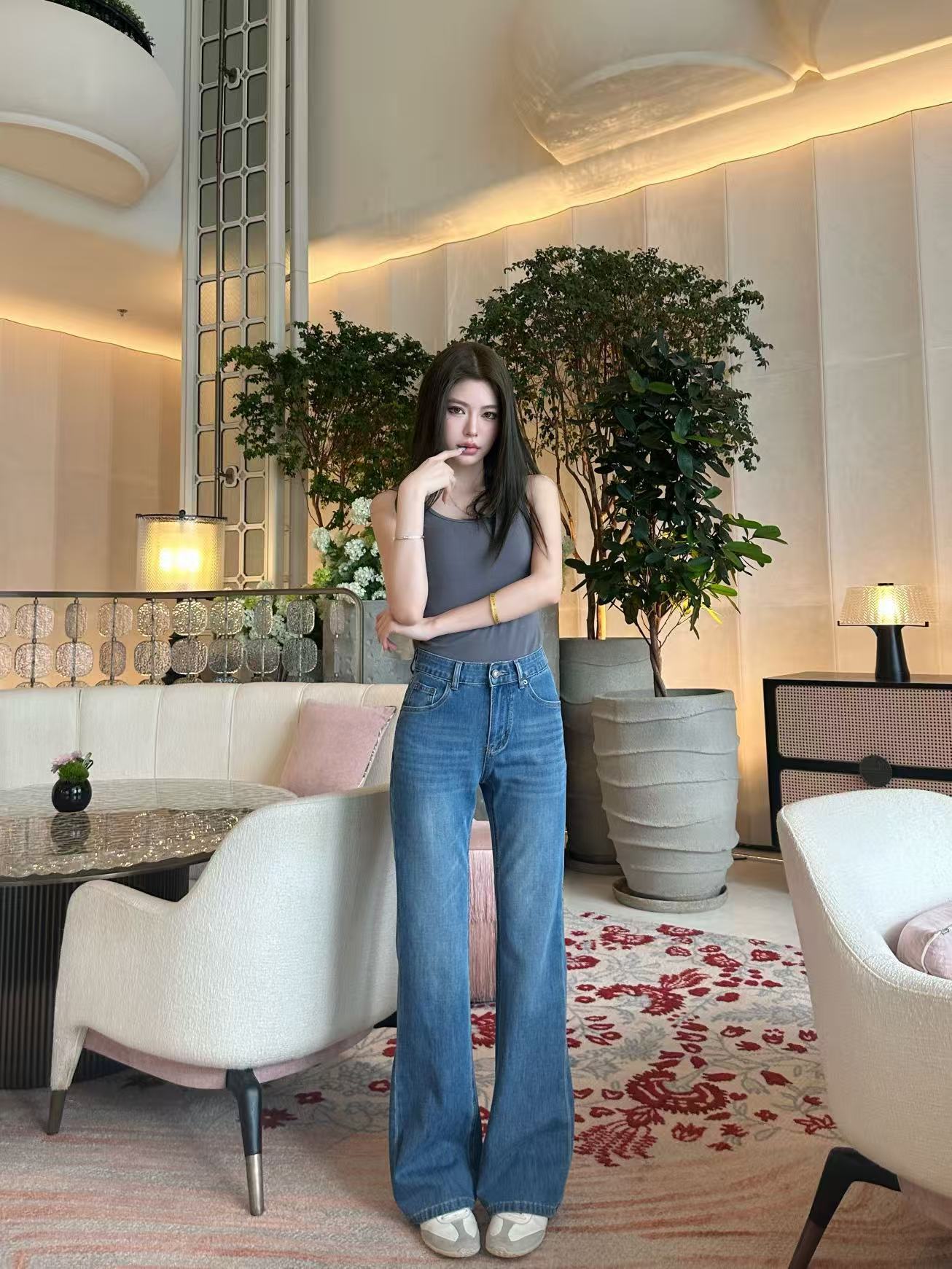 LV 高品質刺繍入り 四つ葉のクローバー フレアジーンズ【50％割引+送料無料】