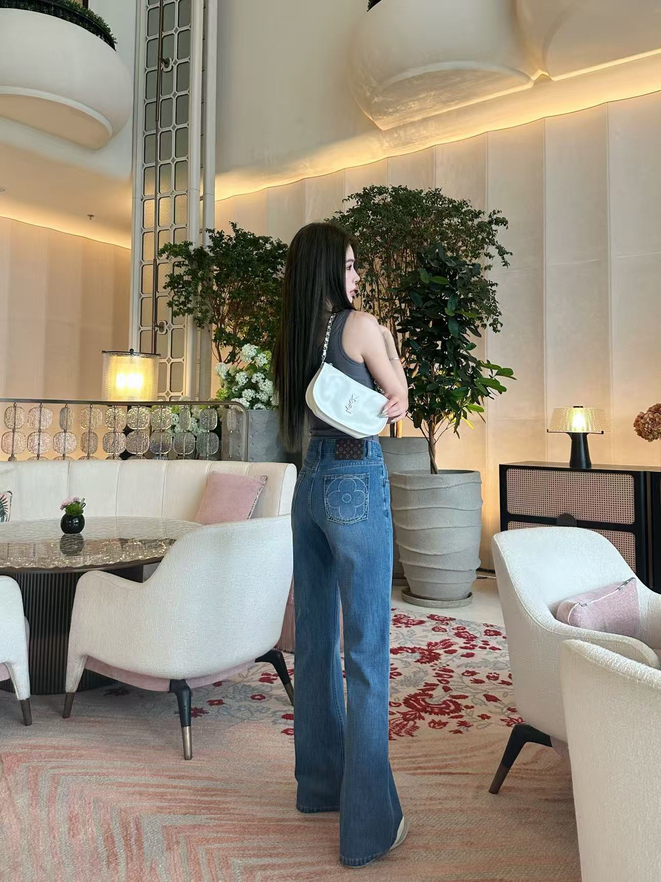 LV 高品質刺繍入り 四つ葉のクローバー フレアジーンズ【50％割引+送料無料】