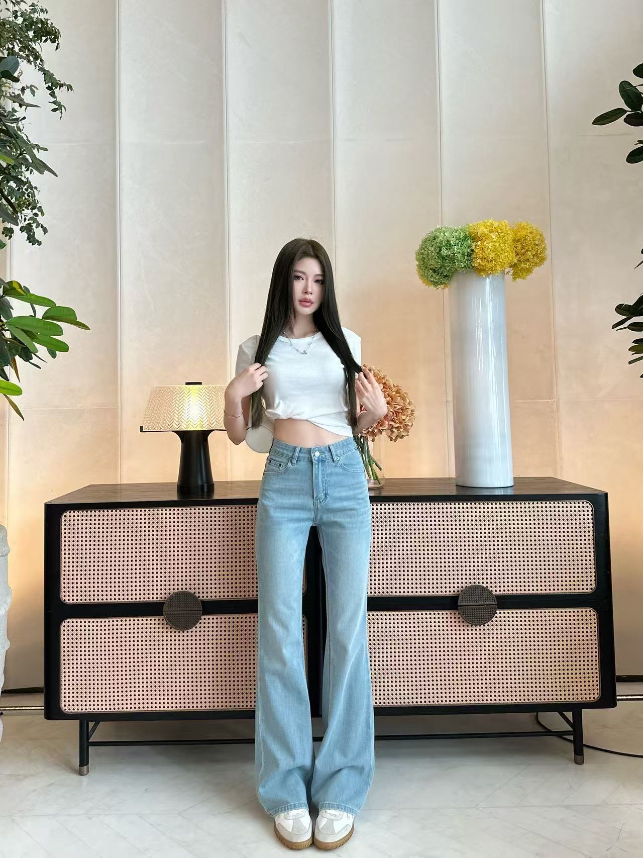 LV 高品質刺繍入り 四つ葉のクローバー フレアジーンズ【50％割引+送料無料】