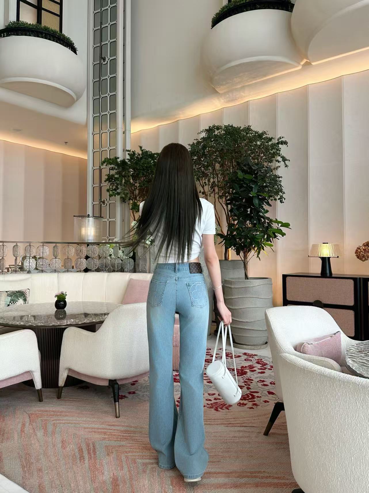 LV 高品質刺繍入り 四つ葉のクローバー フレアジーンズ【50％割引+送料無料】