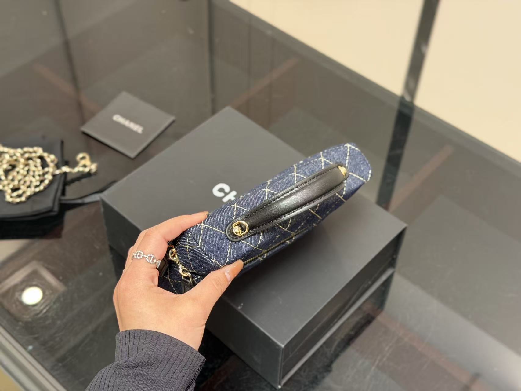 CHANE1 チェック柄デニムチェーンバッグ【50％割引+送料無料】