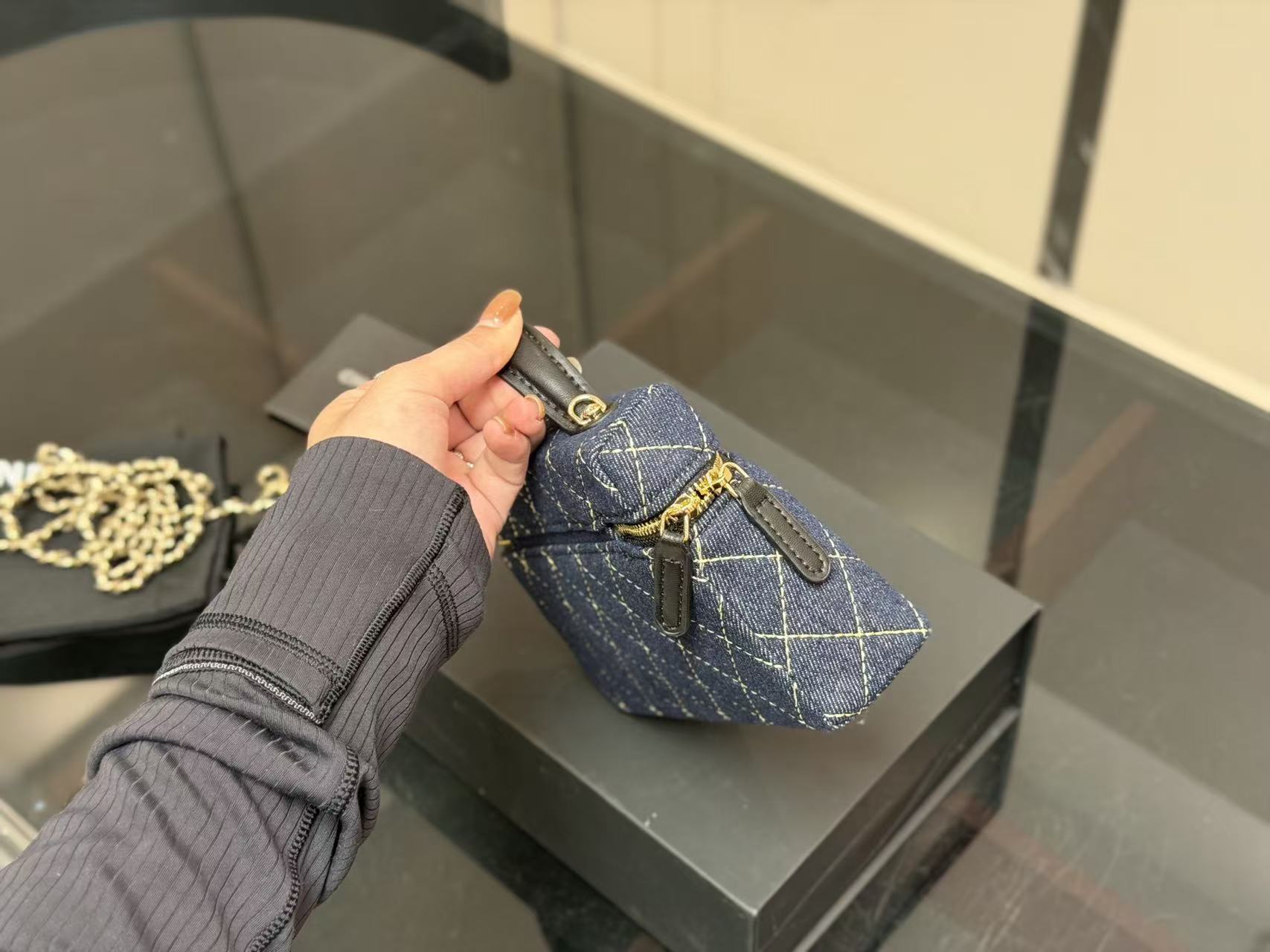 CHANE1 チェック柄デニムチェーンバッグ【50％割引+送料無料】