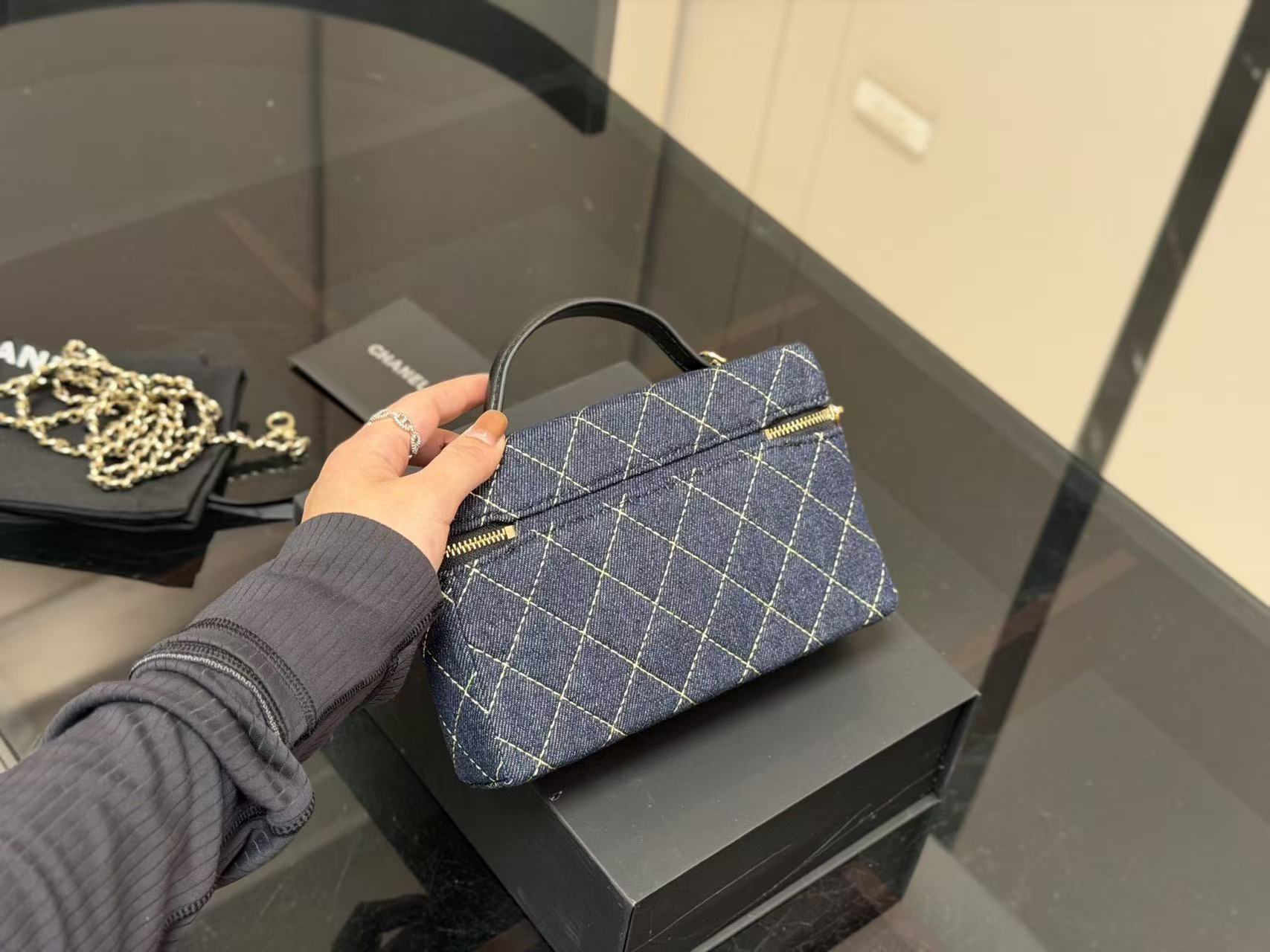 CHANE1 チェック柄デニムチェーンバッグ【50％割引+送料無料】