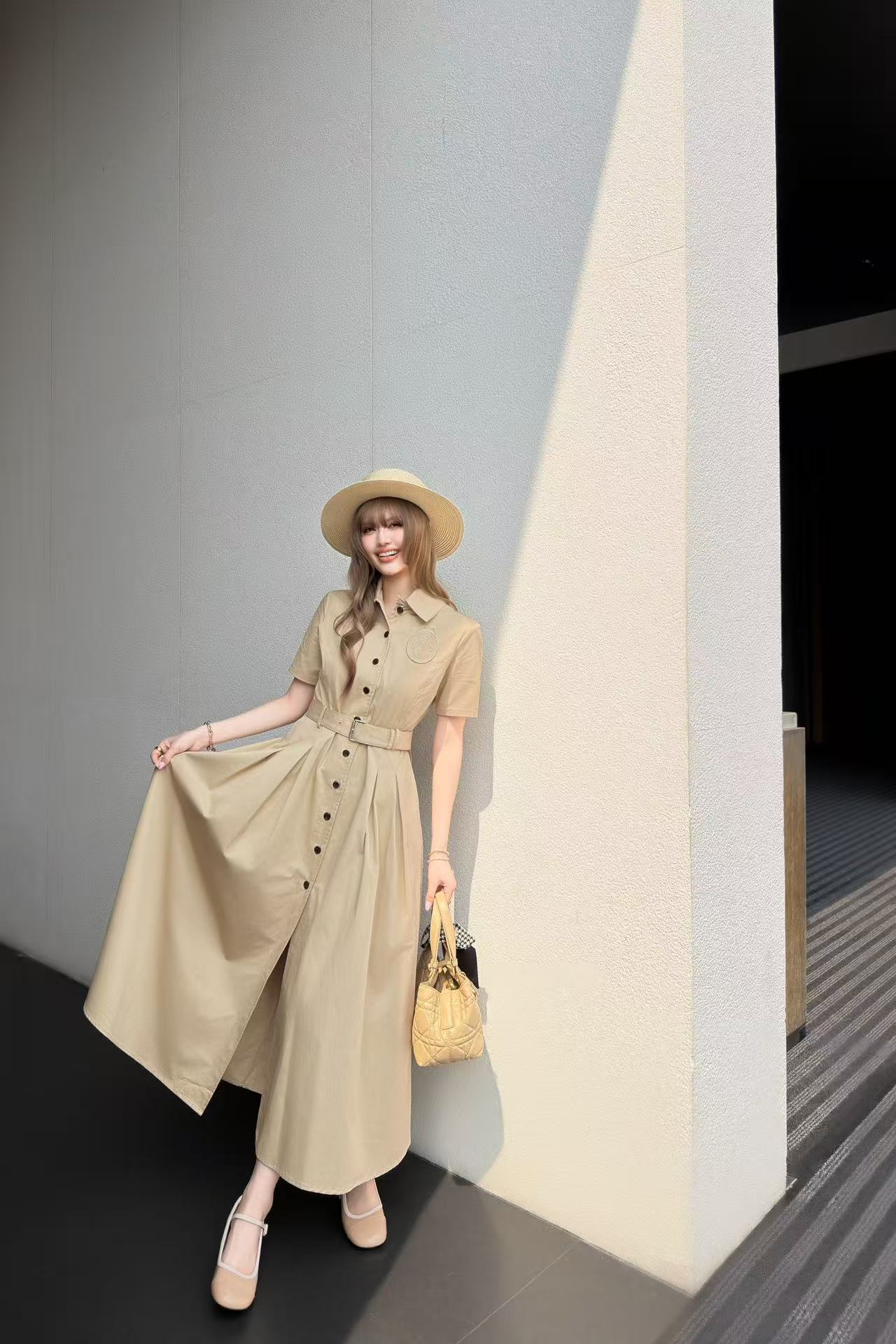 DI0R刺繍文字入り半袖ワンピース【50％割引+送料無料】