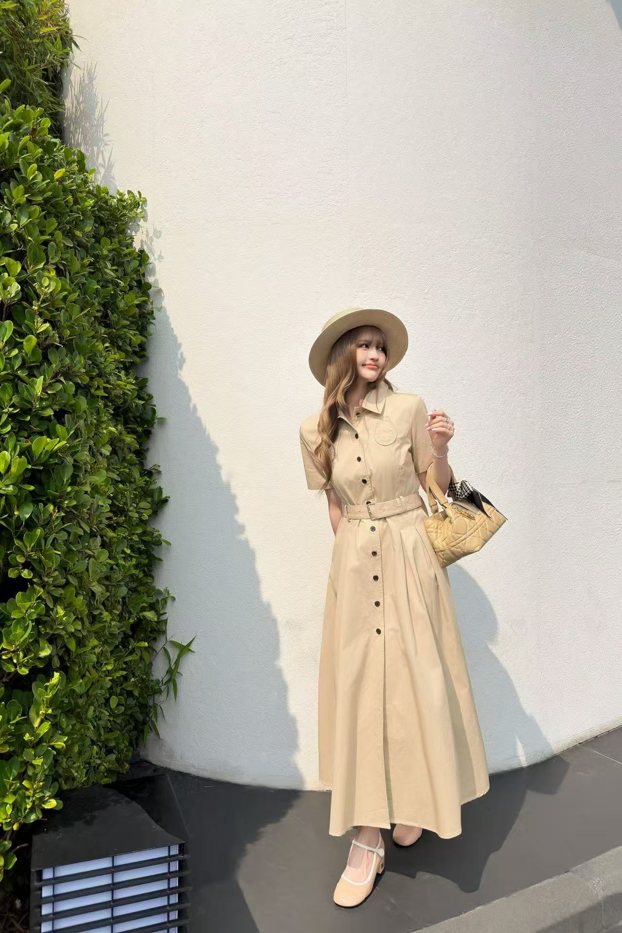 DI0R刺繍文字入り半袖ワンピース【50％割引+送料無料】