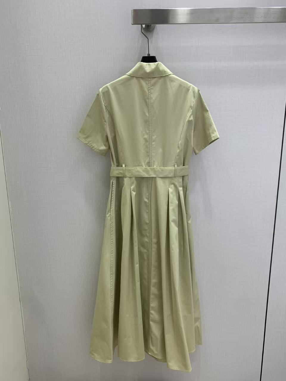 DI0R刺繍文字入り半袖ワンピース【50％割引+送料無料】