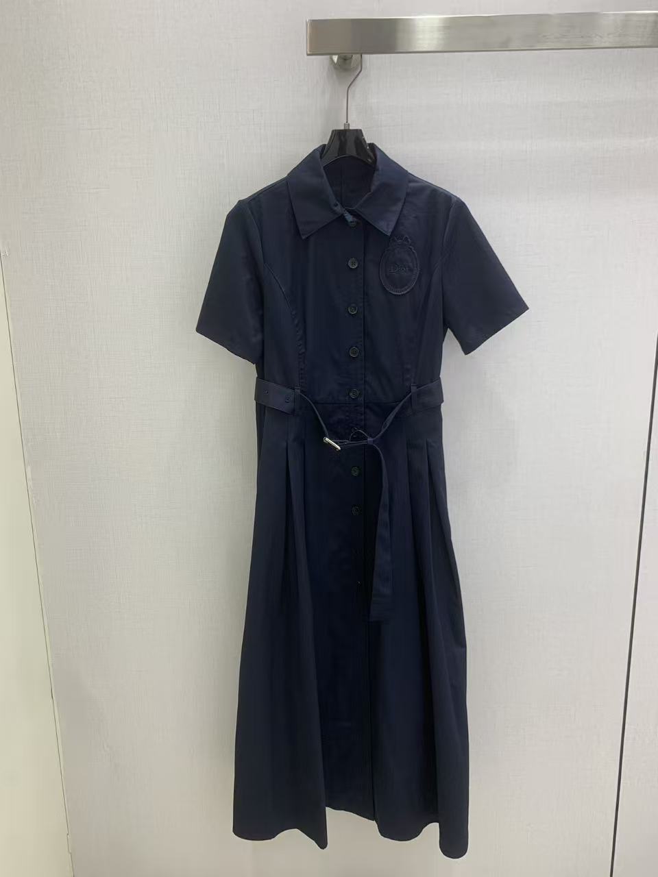 DI0R刺繍文字入り半袖ワンピース【50％割引+送料無料】