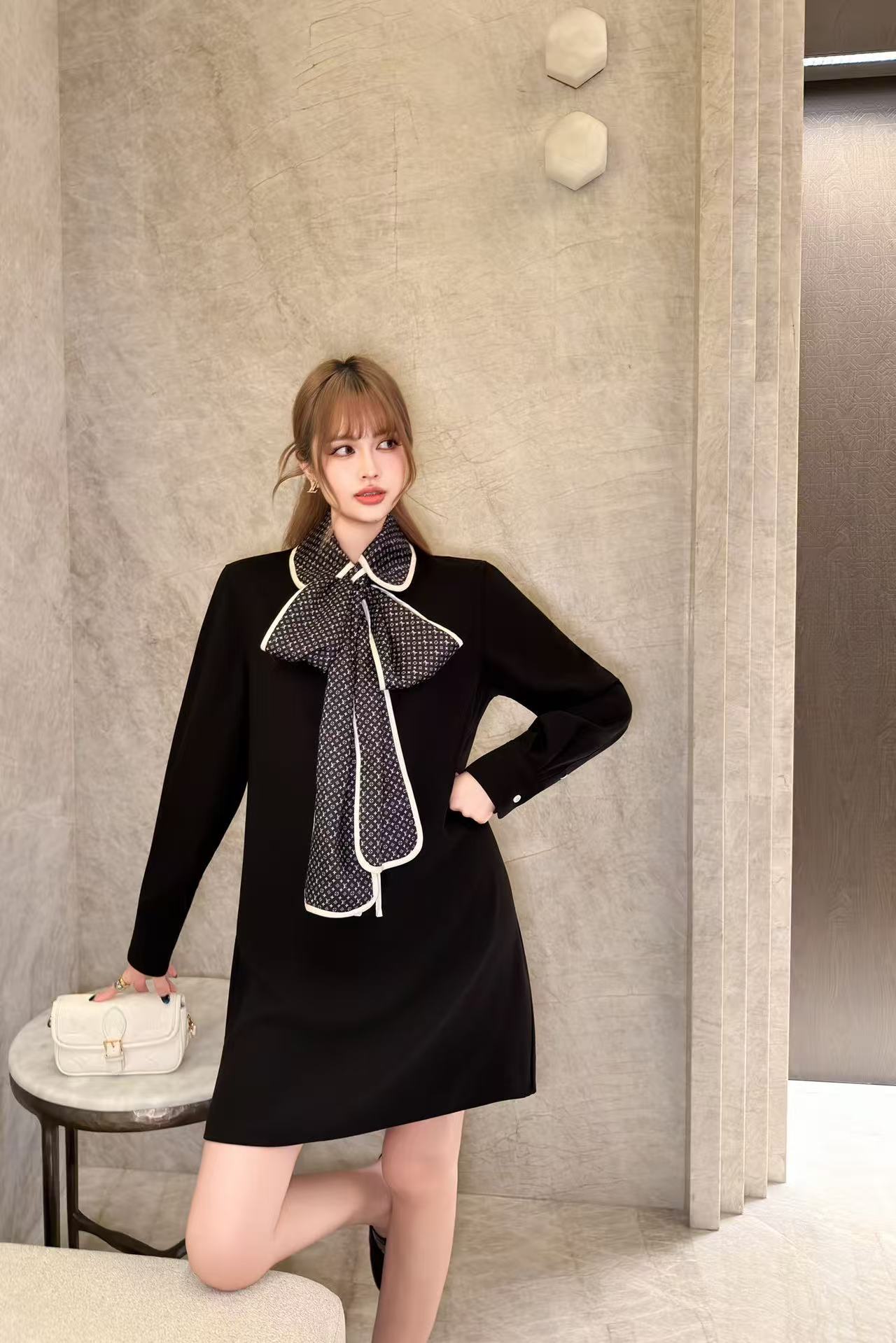 LVリボンカラーの長袖ドレス【50％割引+送料無料】