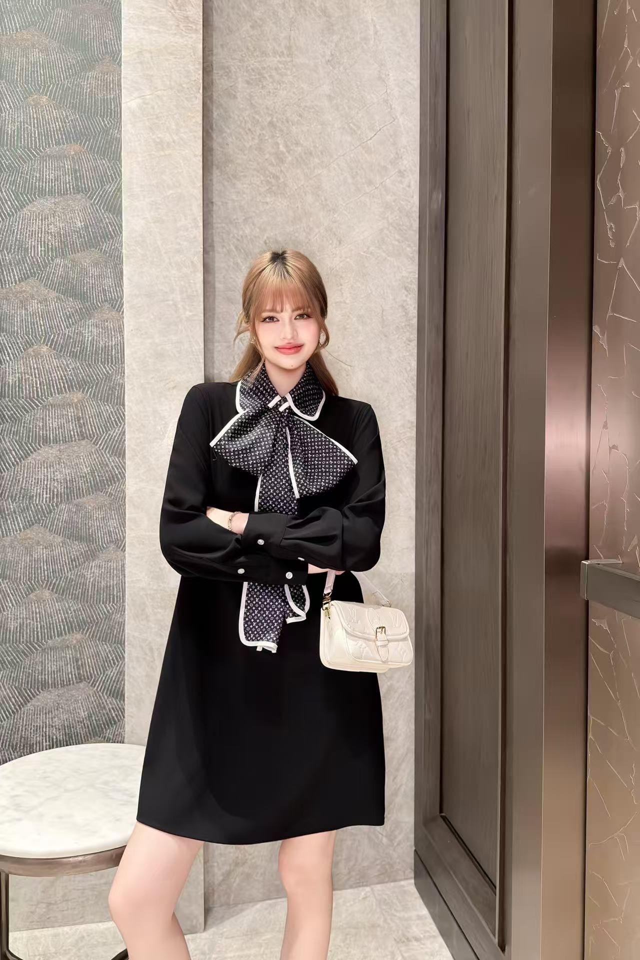 LVリボンカラーの長袖ドレス【50％割引+送料無料】