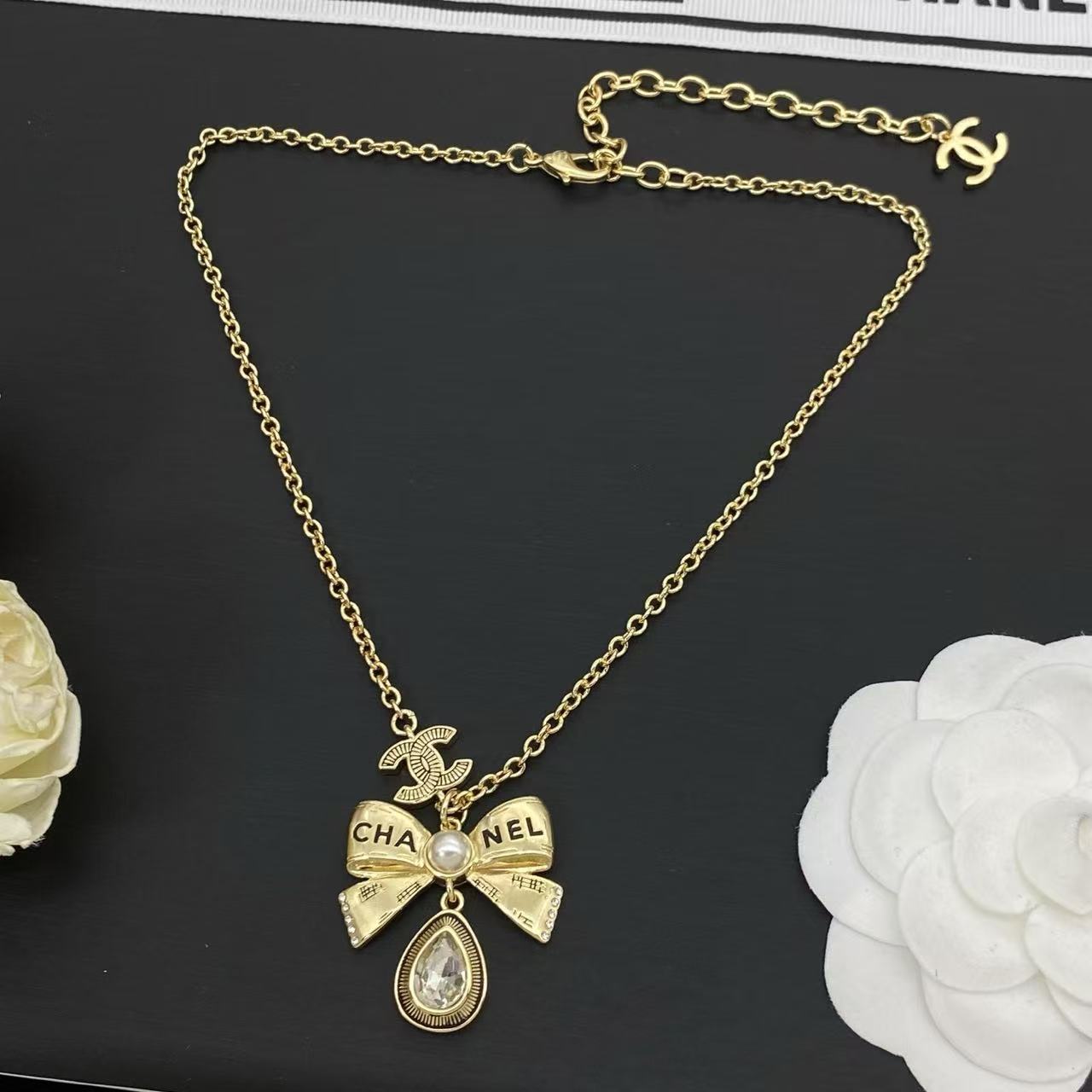 CHANE1 ダブルCバタフライネックレス【50％割引+送料無料】