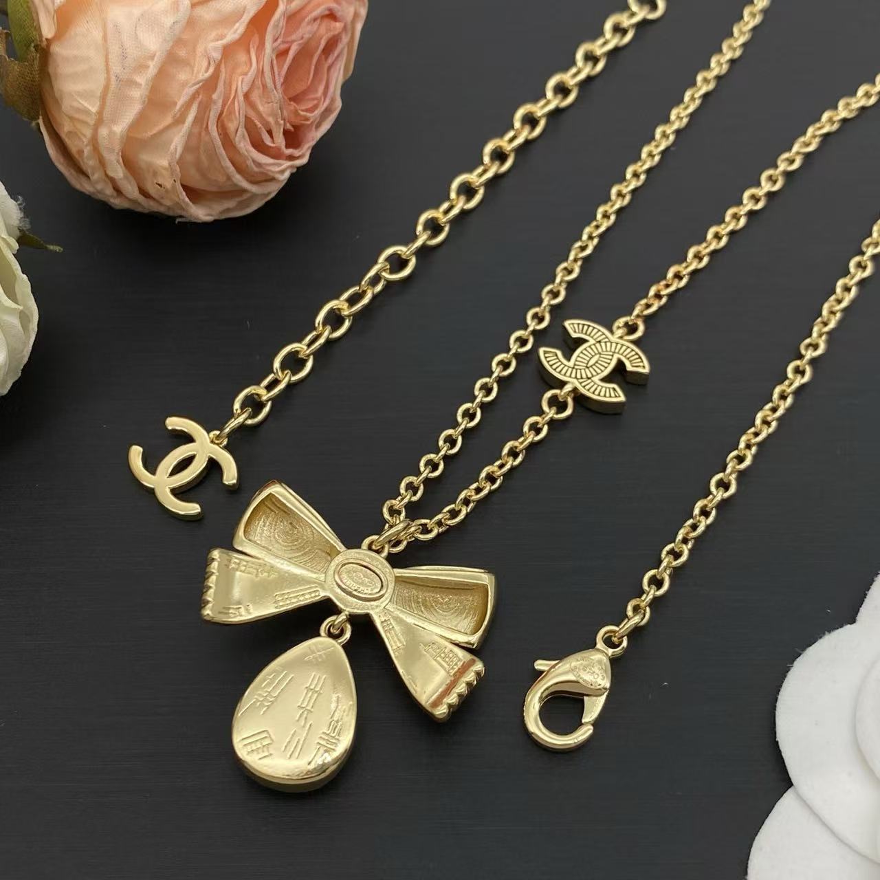 CHANE1 ダブルCバタフライネックレス【50％割引+送料無料】