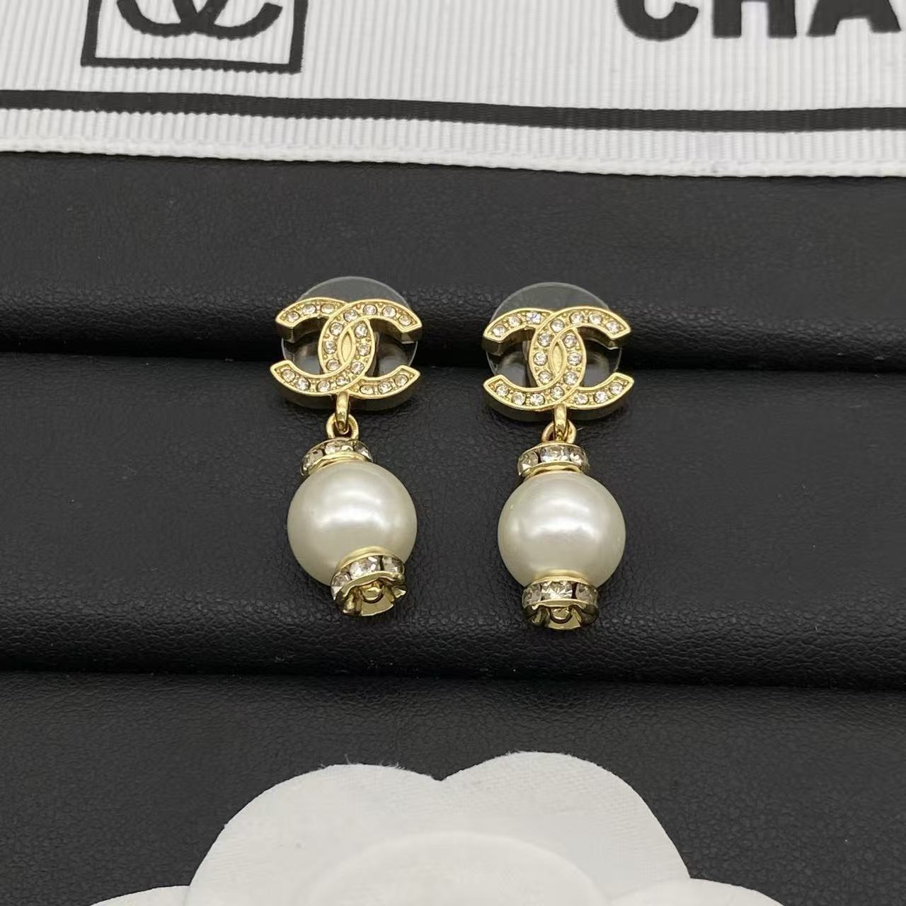 CHANE1 ダブルC ダイヤモンドスタッドピアス【50％割引+送料無料】