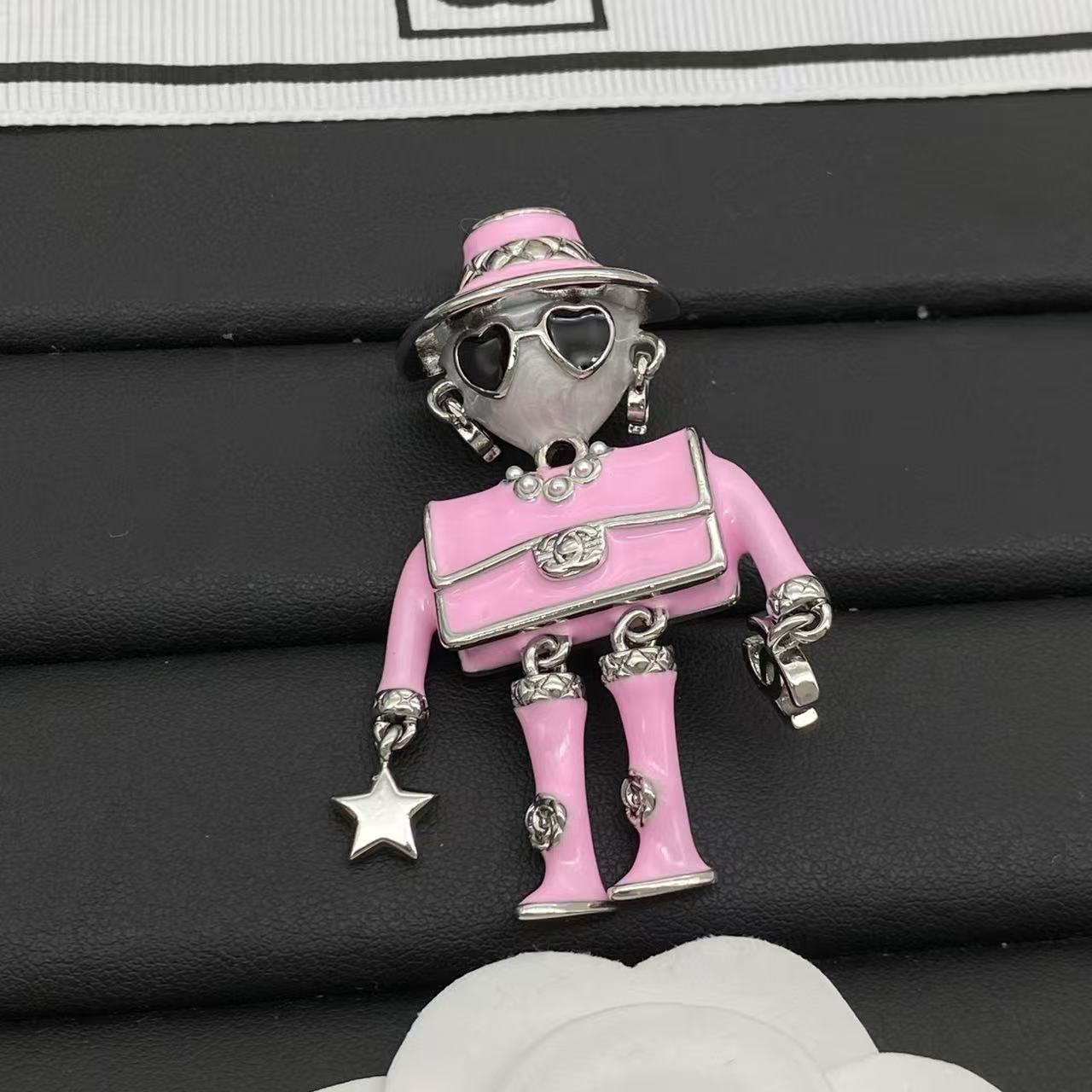 CHANE1 ダブルCフィギュア ピンクブローチ【50％割引+送料無料】