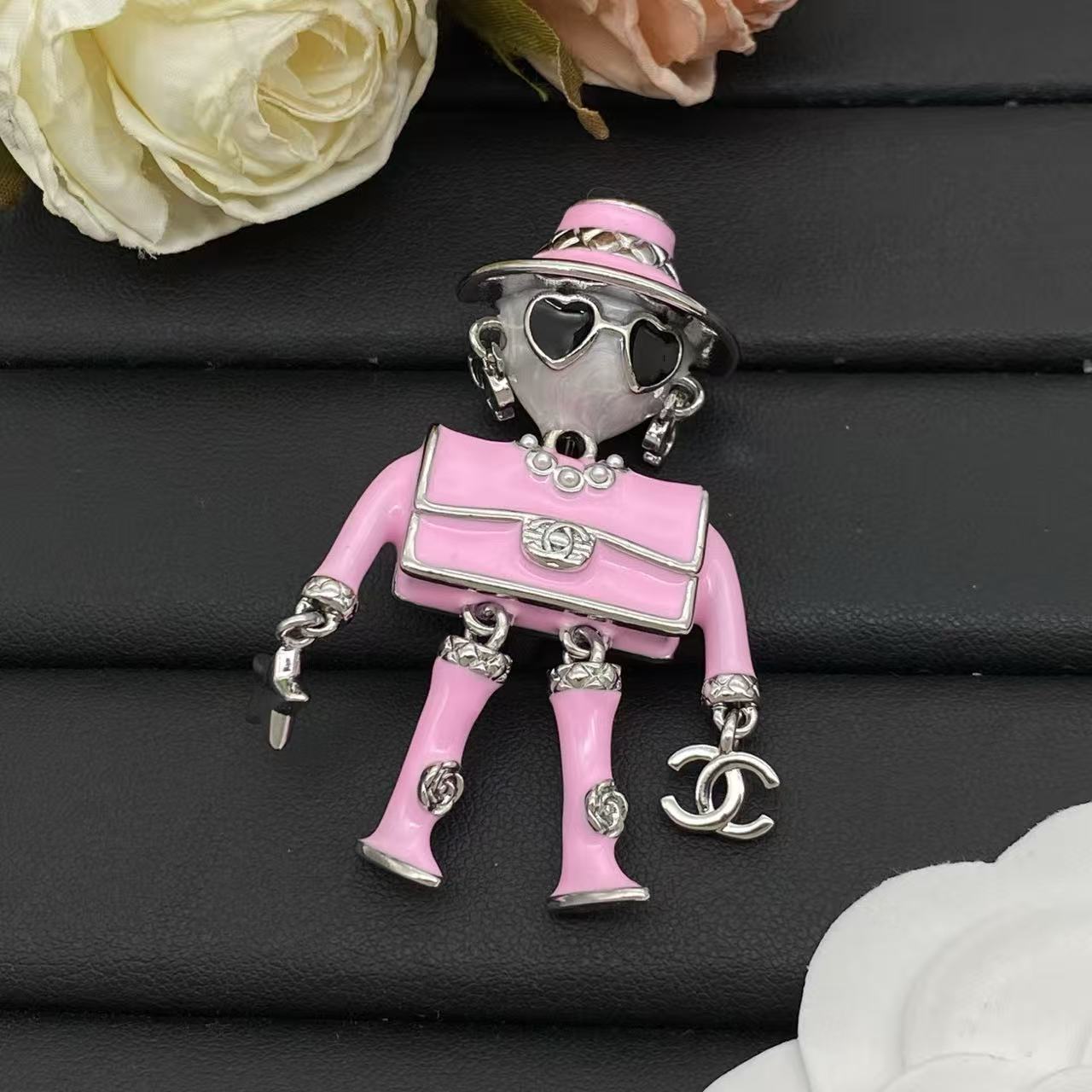 CHANE1 ダブルCフィギュア ピンクブローチ【50％割引+送料無料】