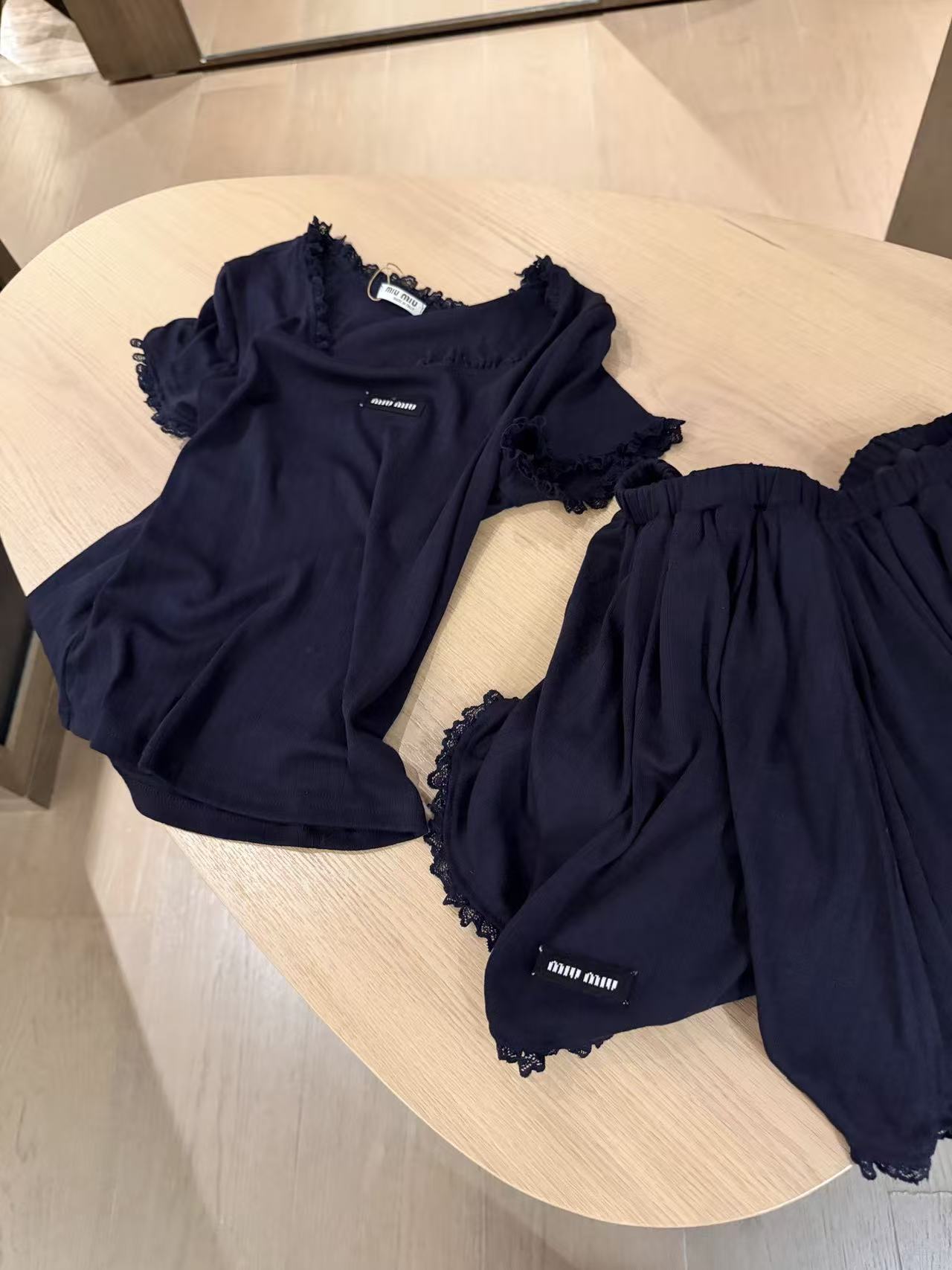 M1UM1U ミニマルレタリング Tシャツ＆スカート 2点セット【50％割引+送料無料】