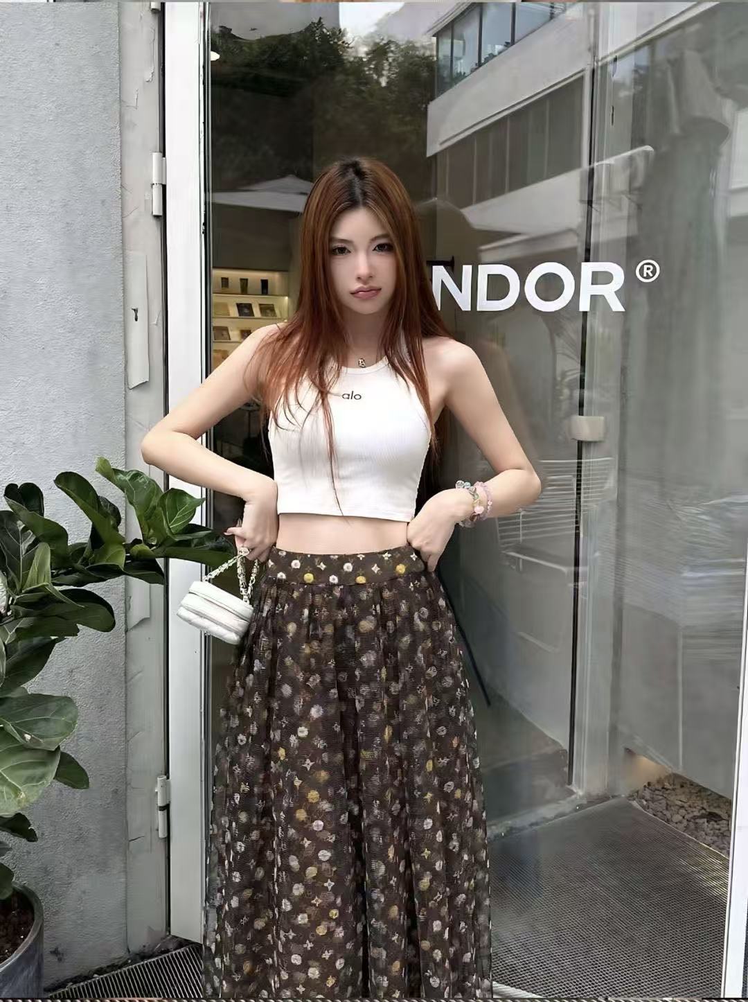 LVプリント柄ミディスカート【50％割引+送料無料】