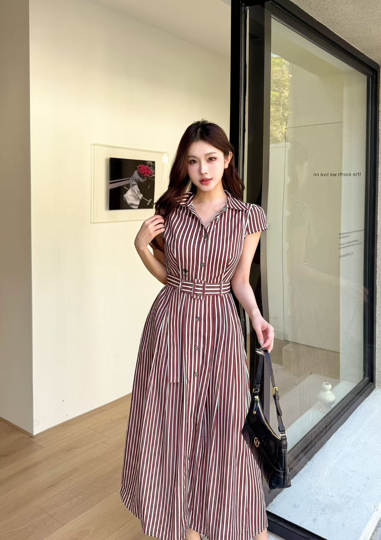 DIOR ストライプ柄襟付きワンピース【50％割引+送料無料】