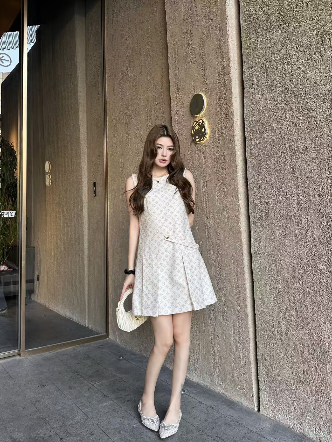 LVプリント ノースリーブドレス【50％割引+送料無料】