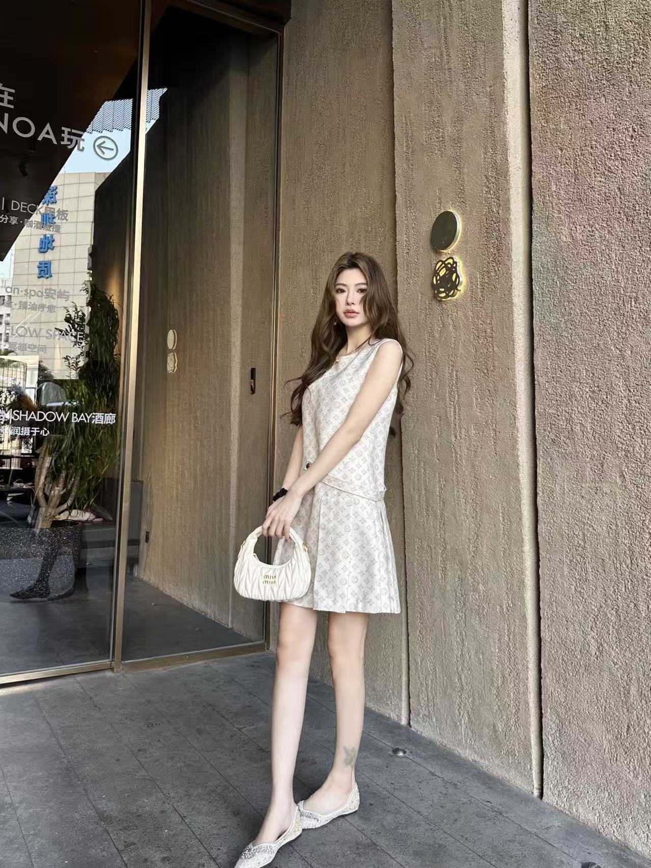 LVプリント ノースリーブドレス【50％割引+送料無料】