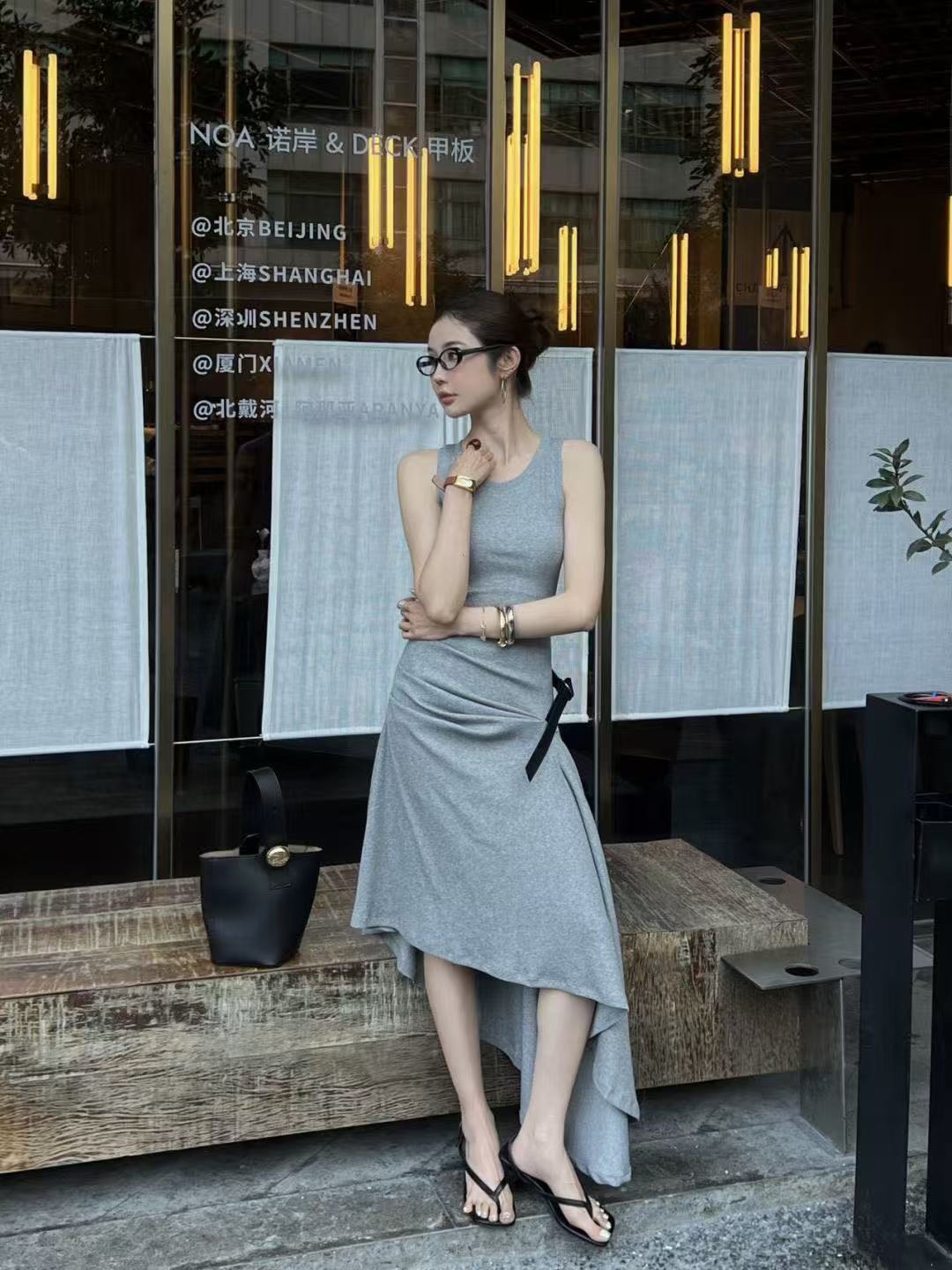 L0WEW 不規則なノースリーブドレス【50％割引+送料無料】