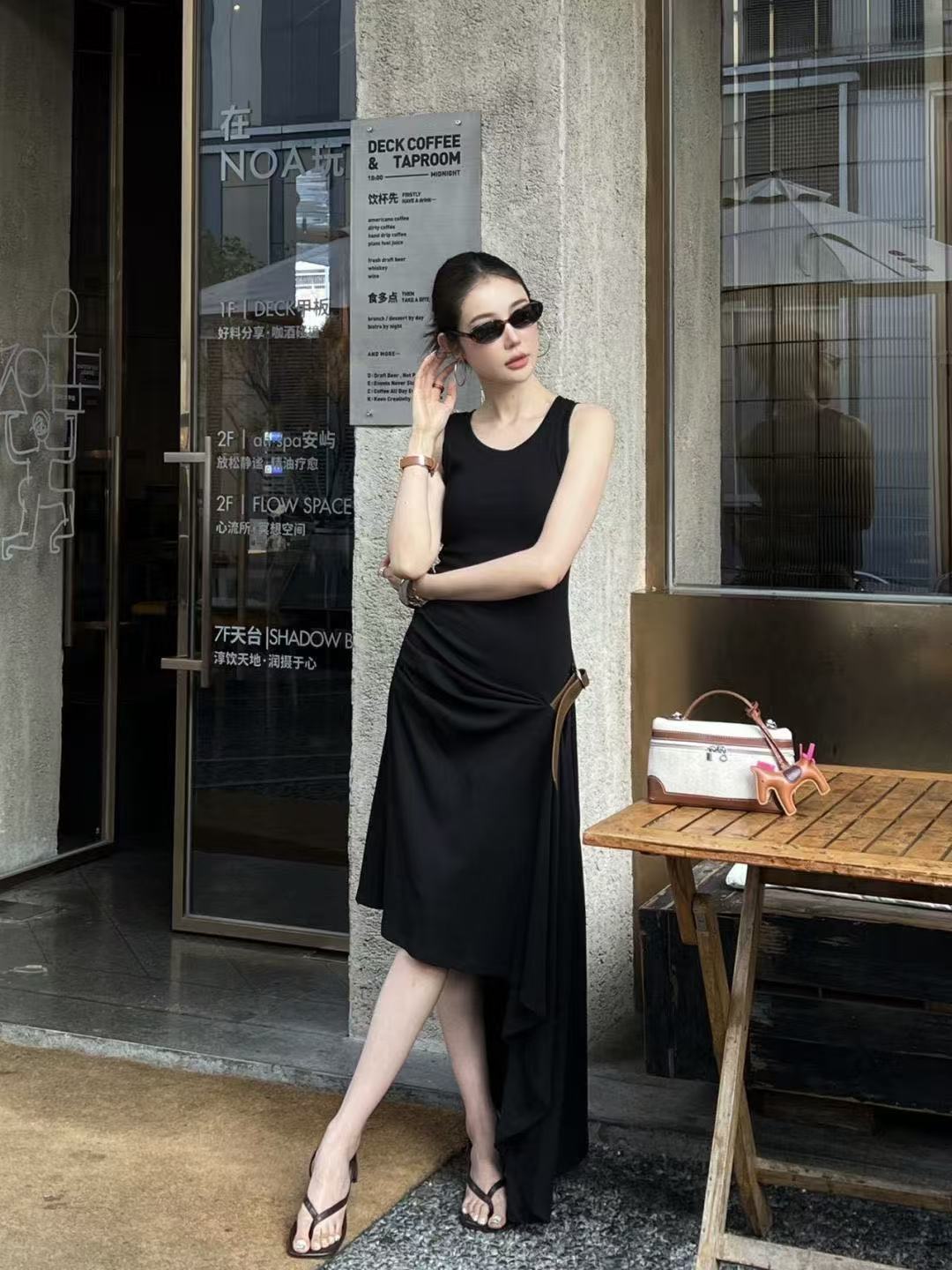 L0WEW 不規則なノースリーブドレス【50％割引+送料無料】