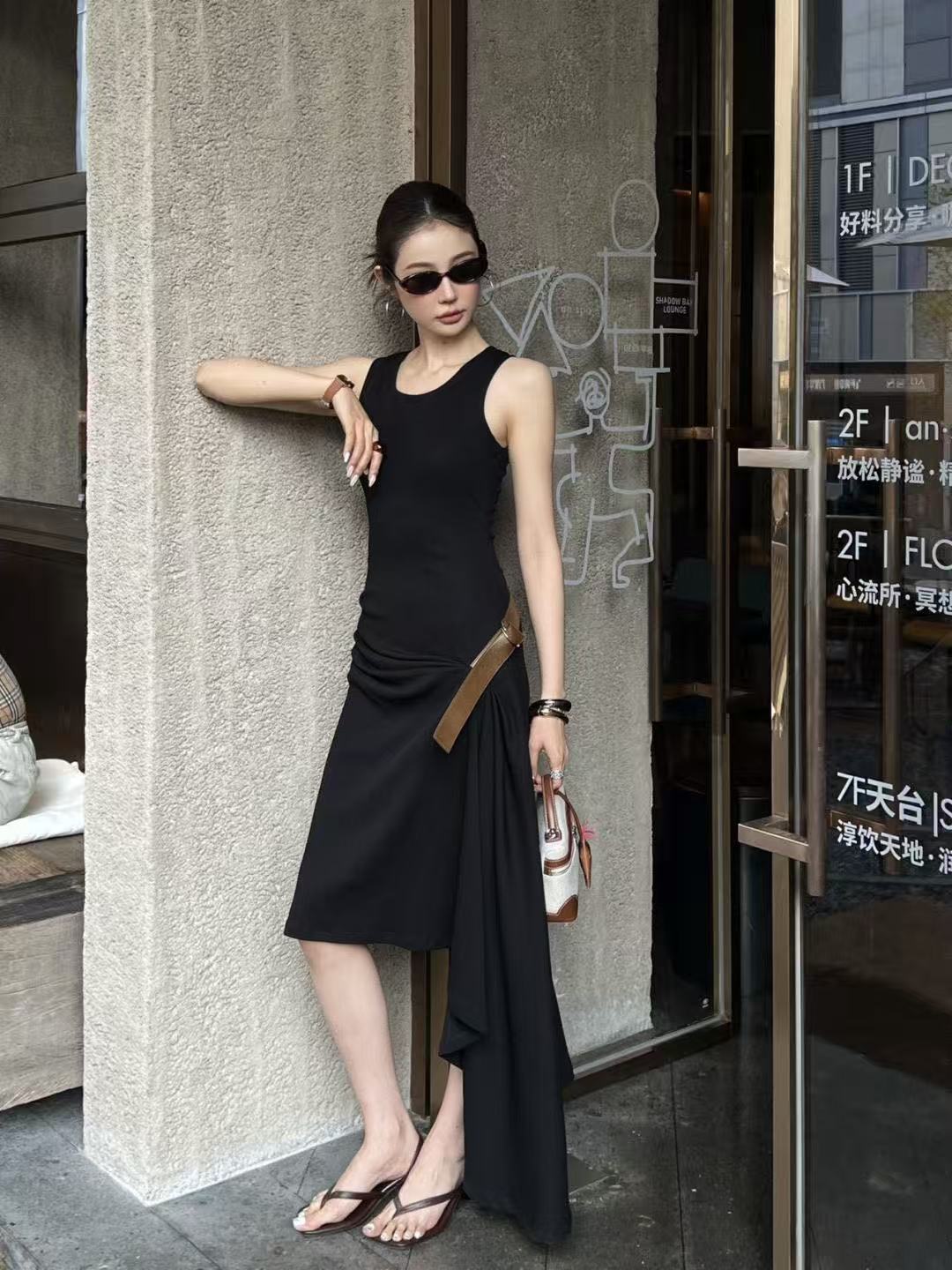 L0WEW 不規則なノースリーブドレス【50％割引+送料無料】