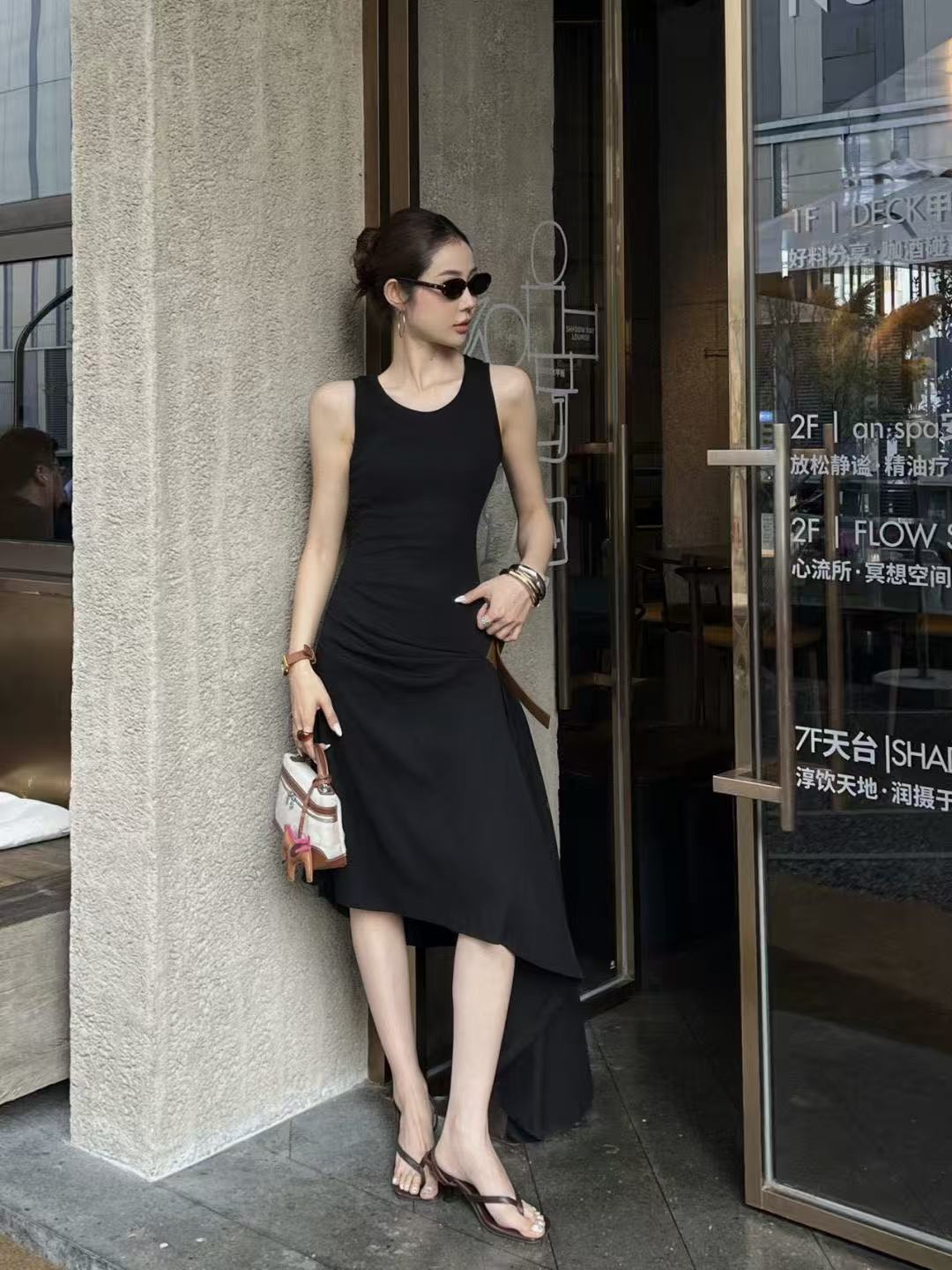 L0WEW 不規則なノースリーブドレス【50％割引+送料無料】