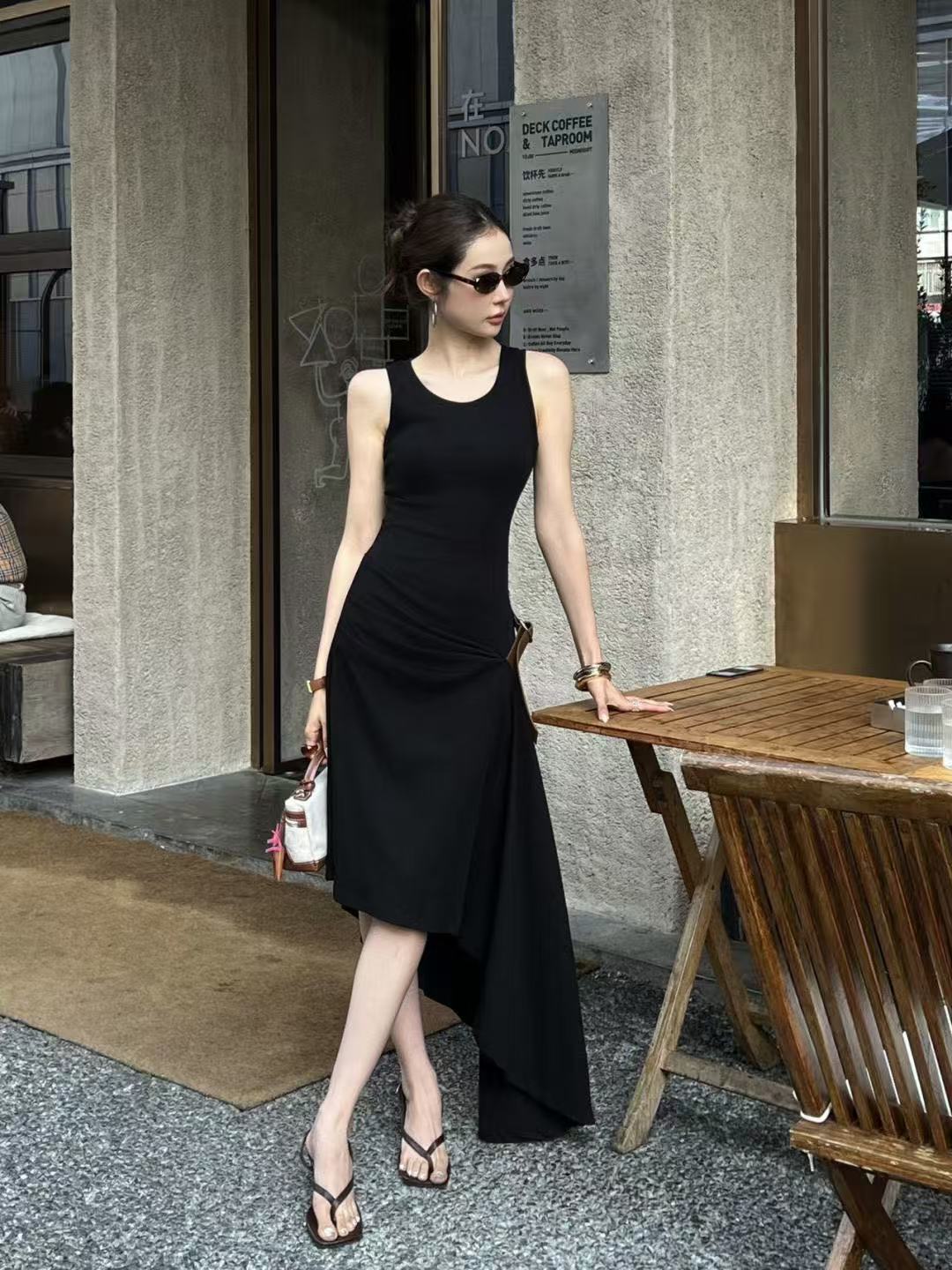 L0WEW 不規則なノースリーブドレス【50％割引+送料無料】