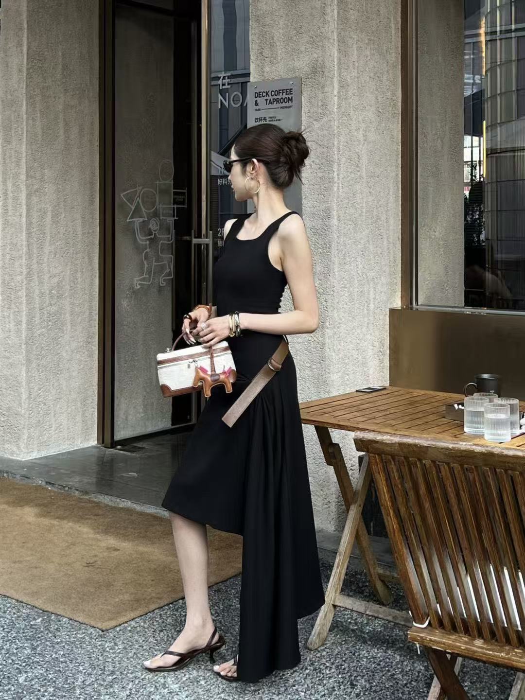 L0WEW 不規則なノースリーブドレス【50％割引+送料無料】