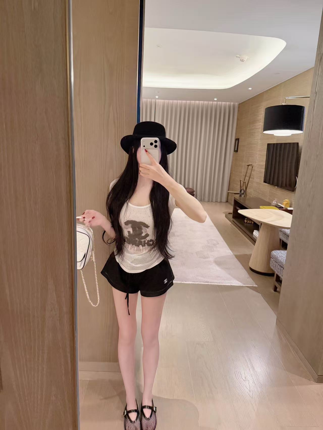 CHANE1 ダブルC ラインストーンTシャツ【50％割引+送料無料】