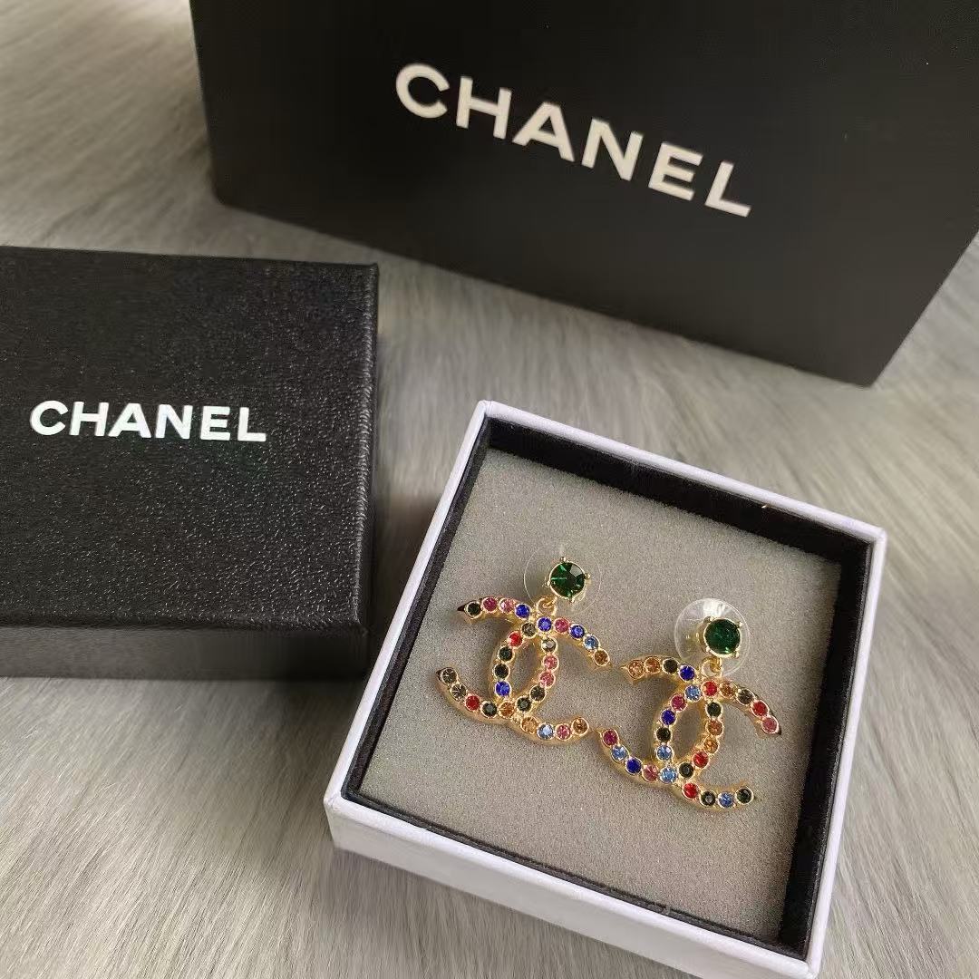 CHANE1 ダブルCカラーダイヤモンドスタッドピアス【50％割引+送料無料】