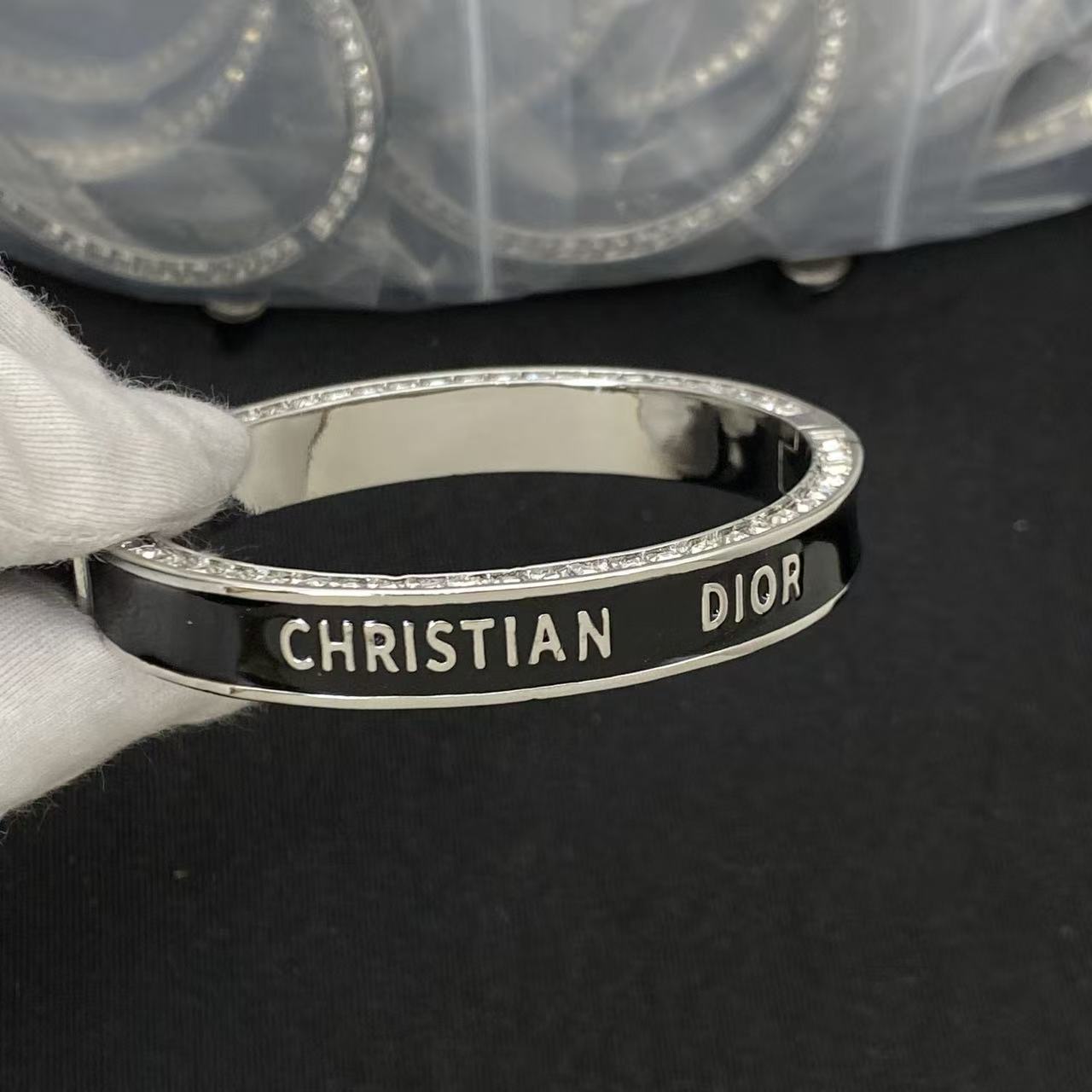 DIOR ミニマリスト レター＆ダイヤモンド ブレスレット【50％割引+送料無料】