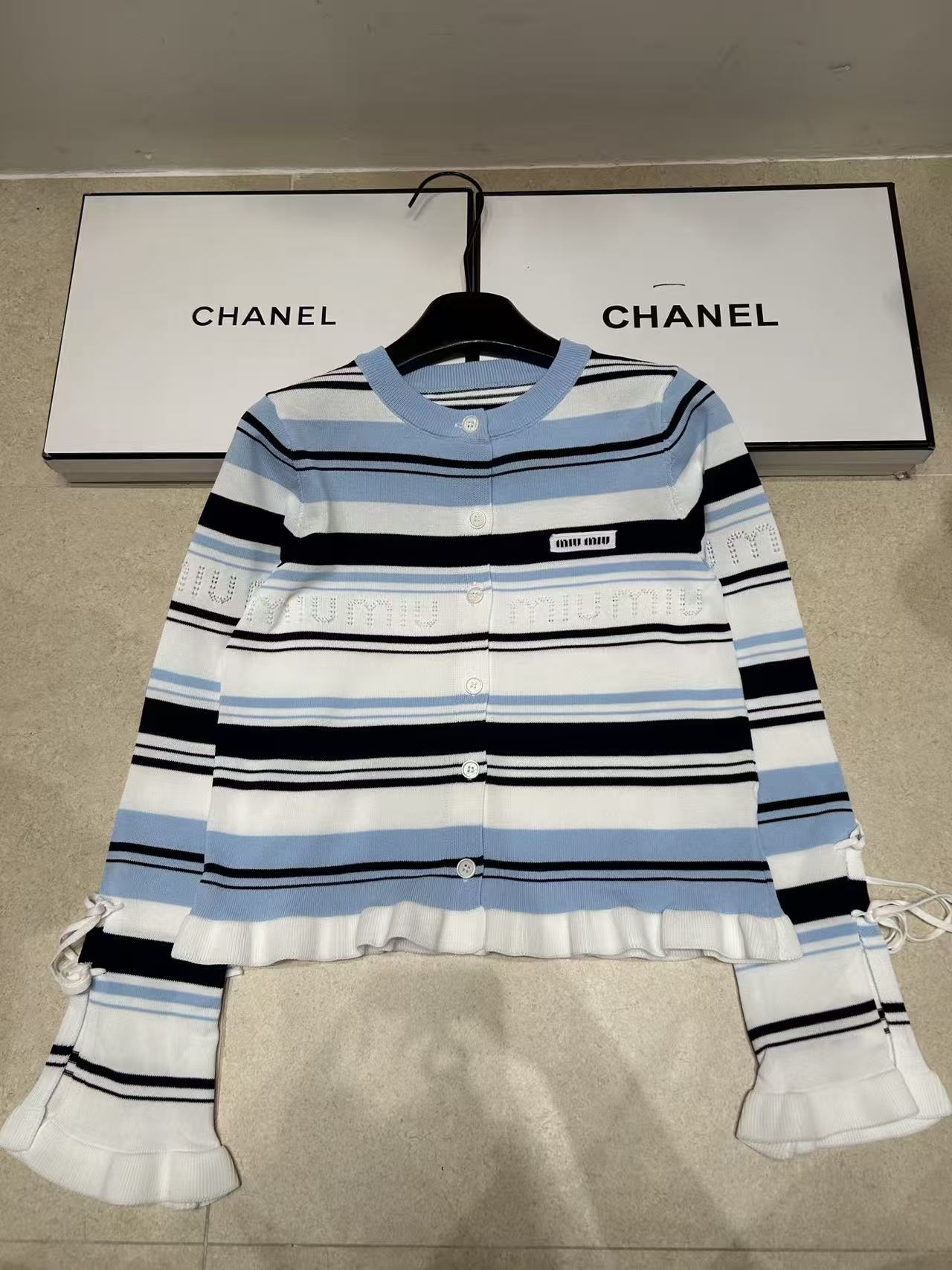 M1UM1U レタード ウールカーディガン【50％割引+送料無料】