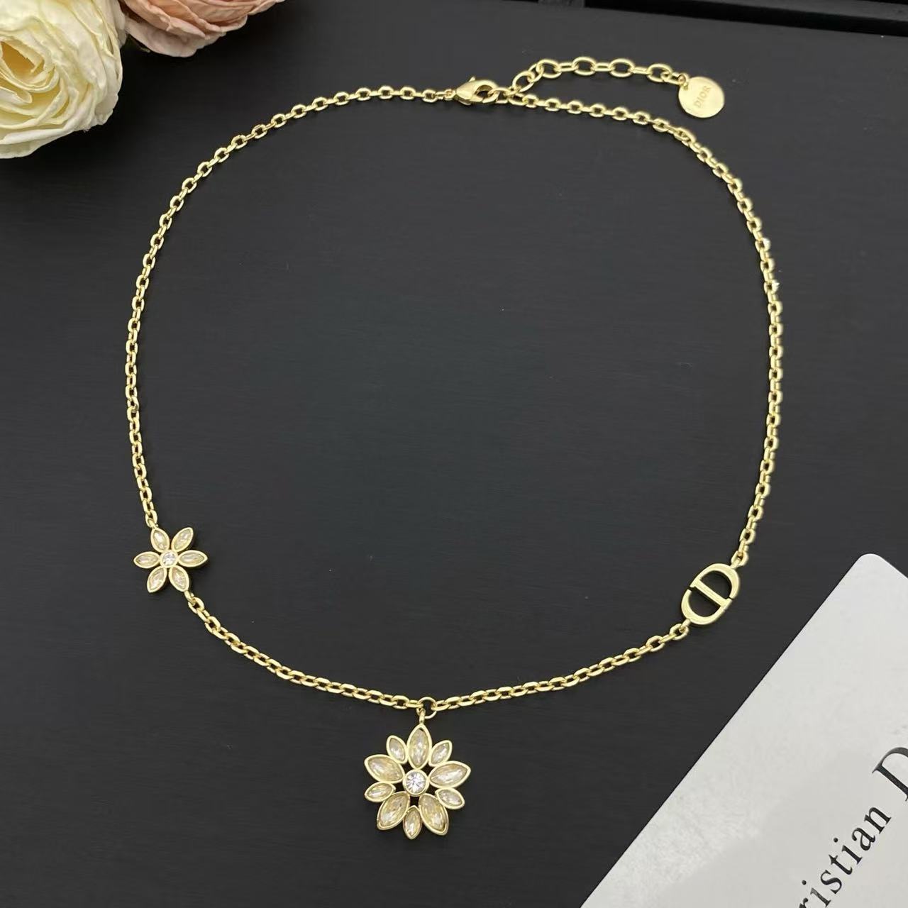 DI0Rダイヤモンドフラワーネックレス【50％割引+送料無料】