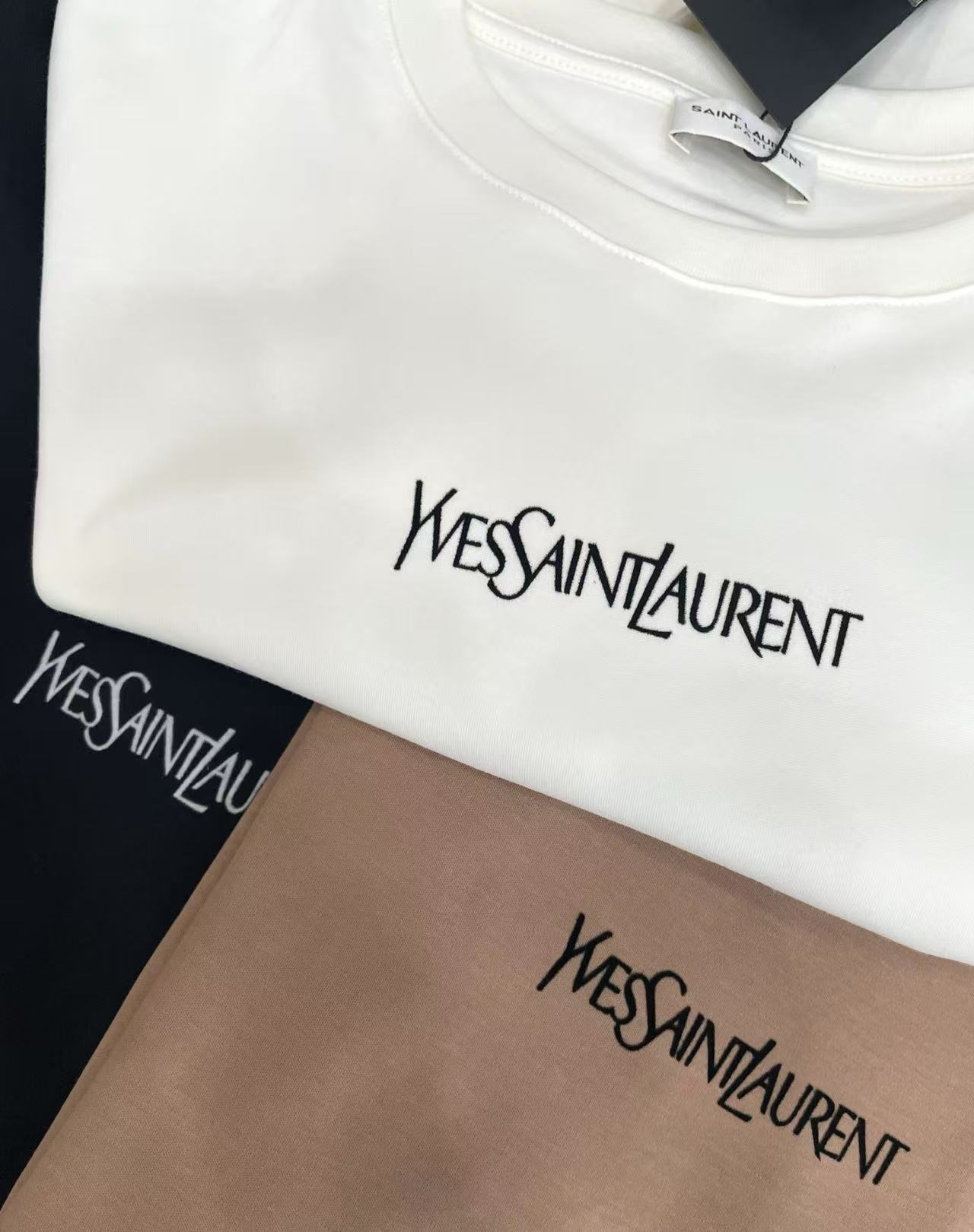 YSL ミニマリスト レタリング Tシャツ【50％割引+送料無料】