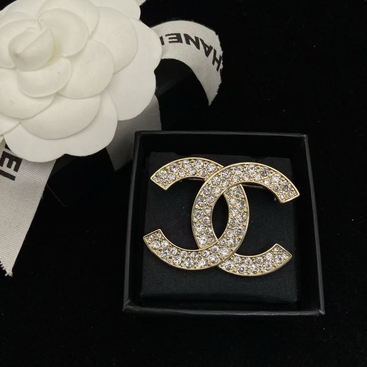 CHANE1 ダブルC ダイヤモンドブローチ【50％割引+送料無料】