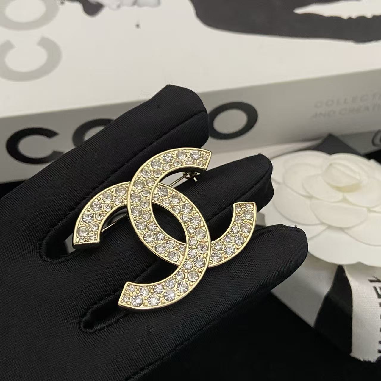 CHANE1 ダブルC ダイヤモンドブローチ【50％割引+送料無料】