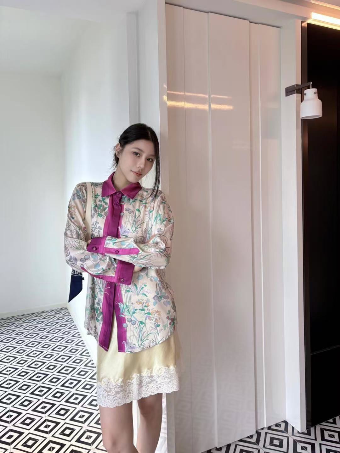 GUCC1 シルクプリントシャツ【50％割引+送料無料】